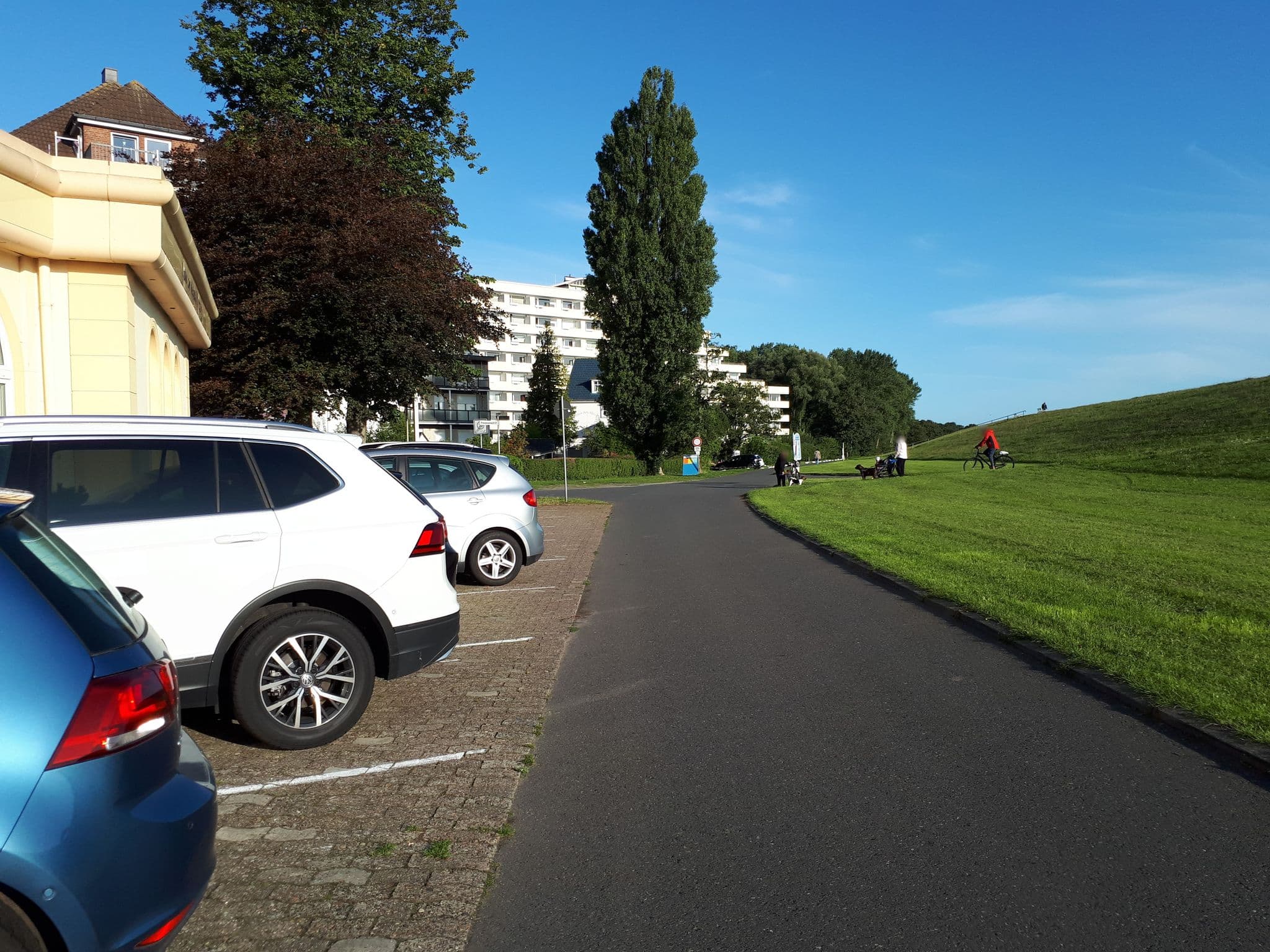 Street view near Neue Liebe See Hotel, Cuxhaven — © derfnam59 (CC BY-SA · Mapillary)