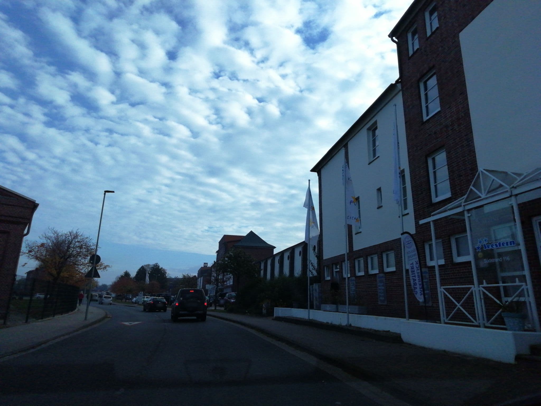Street view near Stamsen Olaf, Wilhelmshaven — © hotzi57 (CC BY-SA · Mapillary)