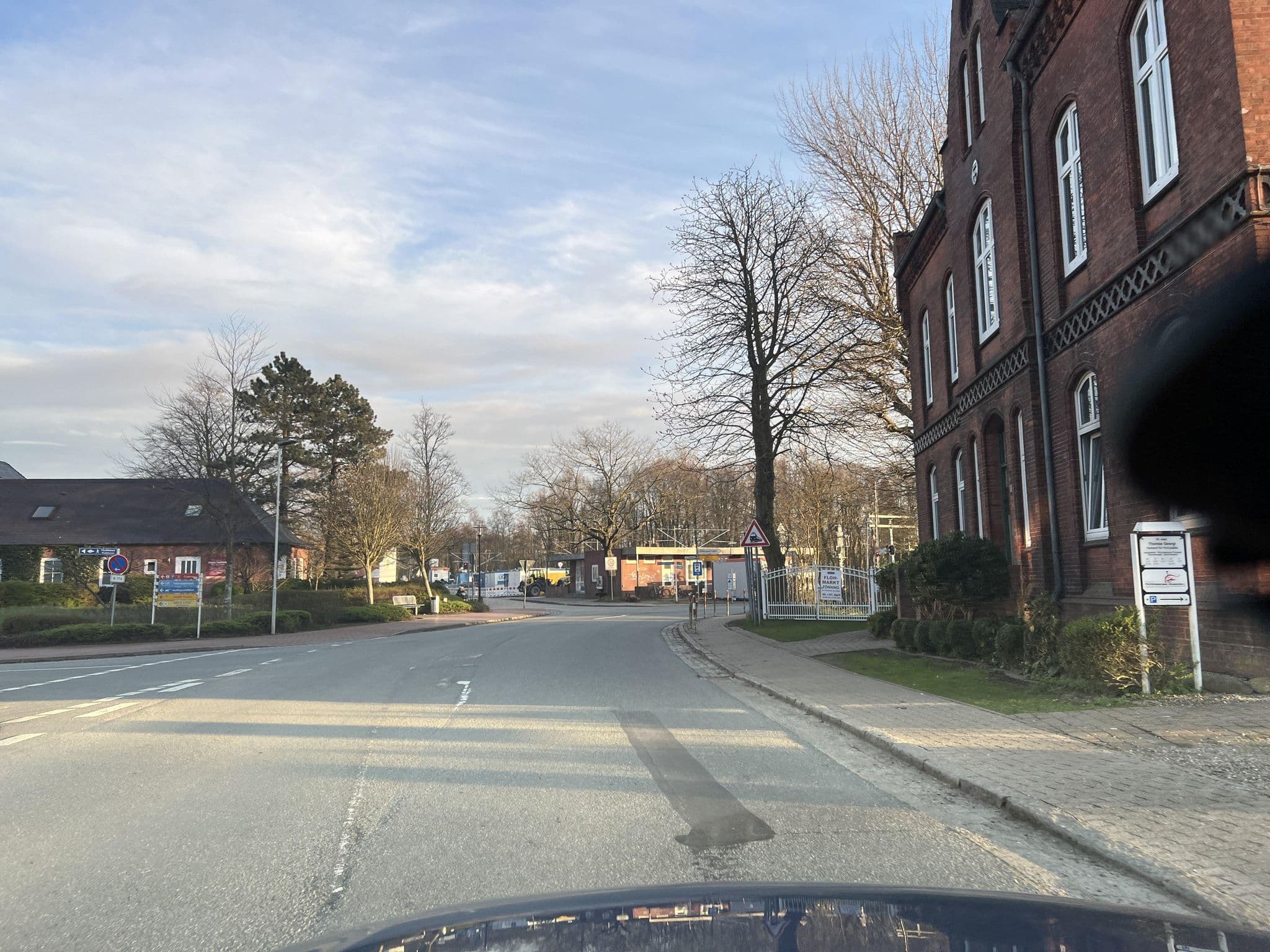 Street view near Hotel Nordfriesland, Tönning — © robffm (CC BY-SA · Mapillary)