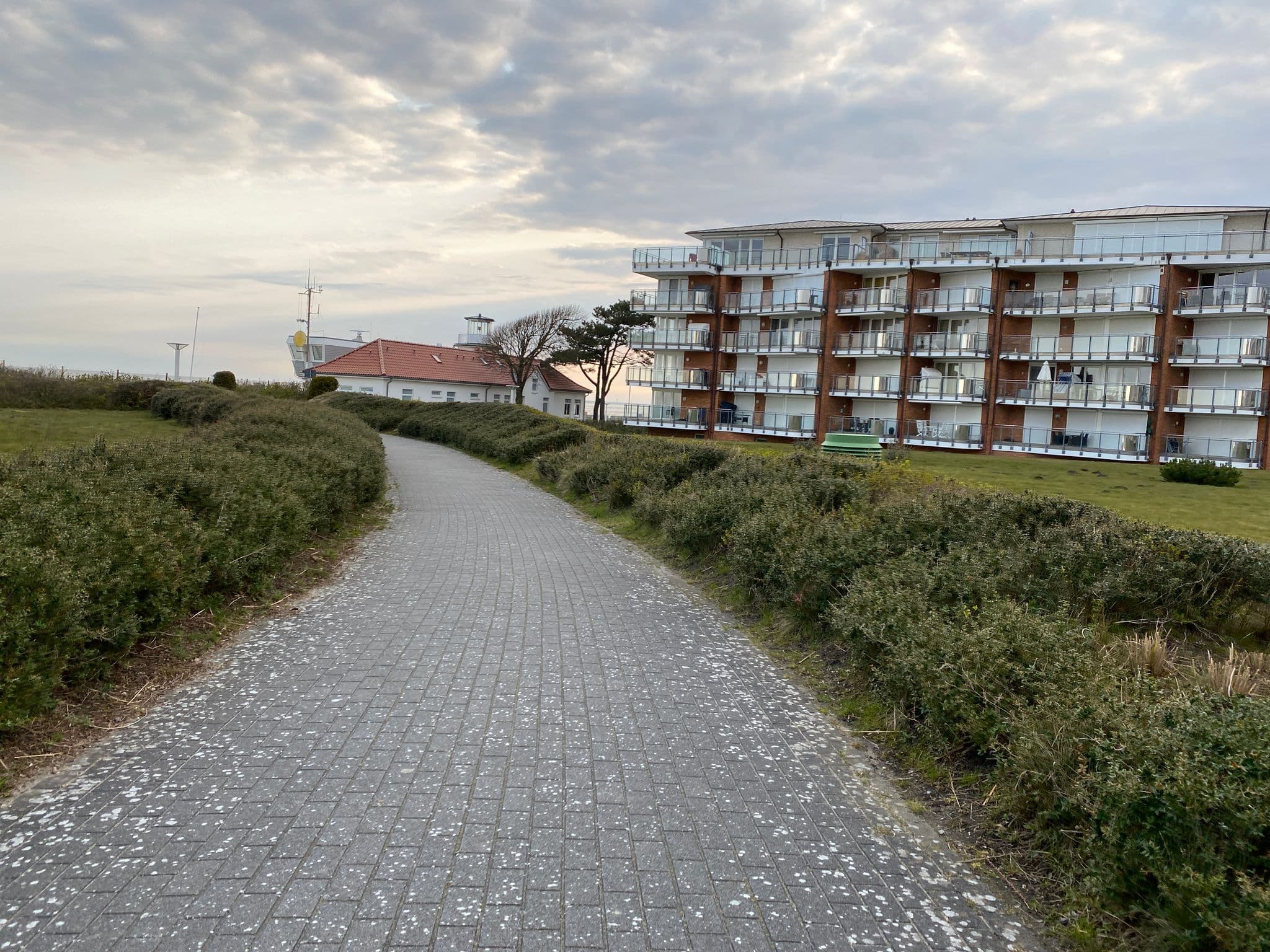 Street view near Strandpalais Duhnen, Cuxhaven — © candice2001 (CC BY-SA · Mapillary)