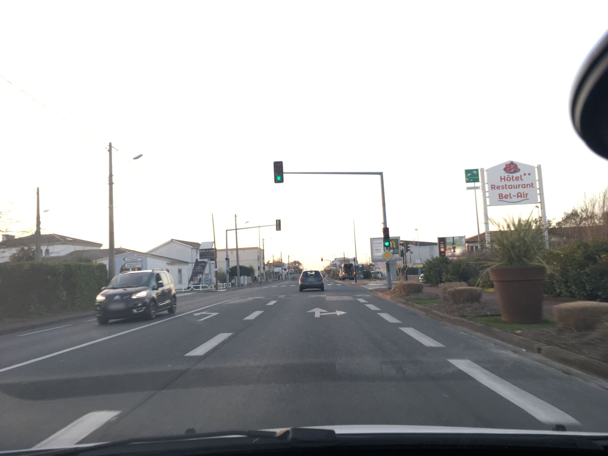 Street view near B&B Hôtel, Le Haillan — © sank (CC BY-SA · Mapillary)
