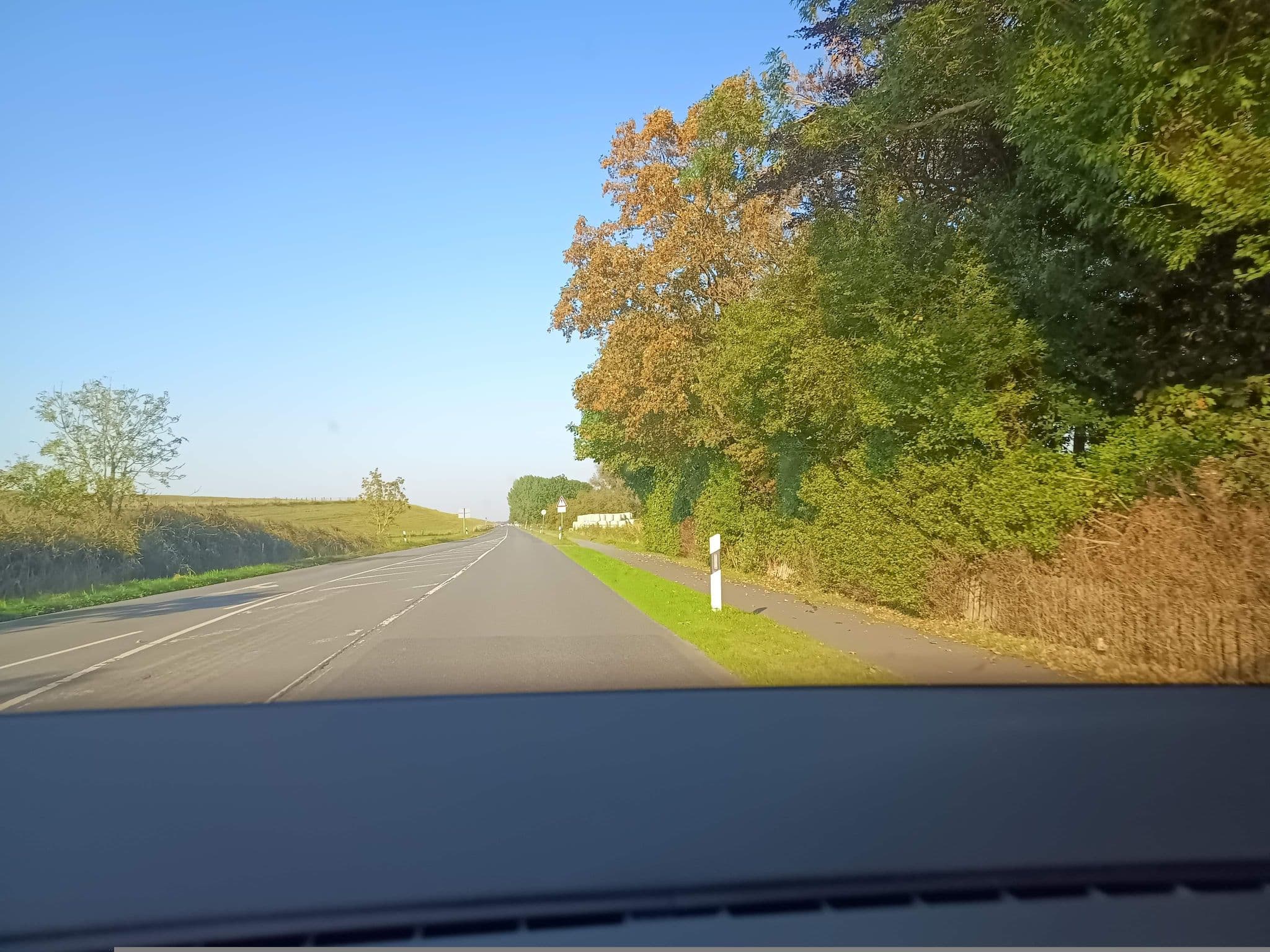 Street view near Hof hinterm Deich, Jade — © zuse (CC BY-SA · Mapillary)