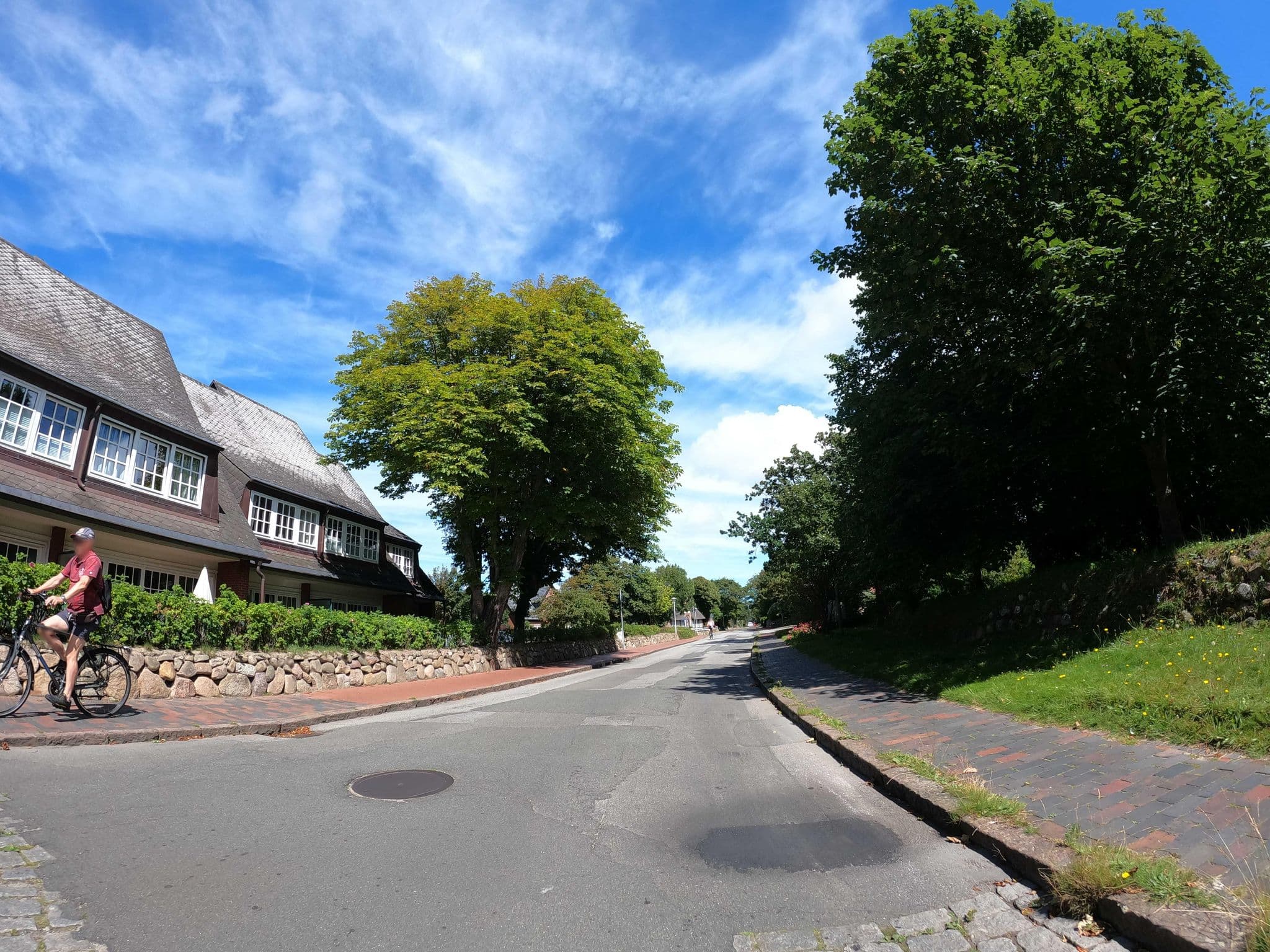 Street view near Stadler Kirchenweg, Westerland — © strubbl (CC BY-SA · Mapillary)