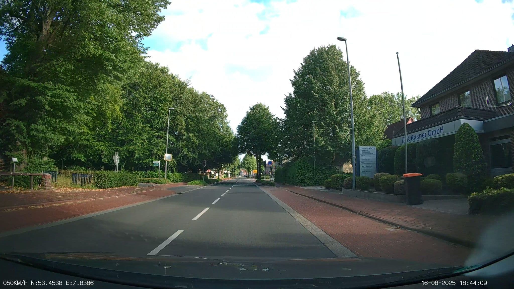 Street view near Landhotel Oltmanns, Friedeburg — © heetENkoel (CC BY-SA · Mapillary)