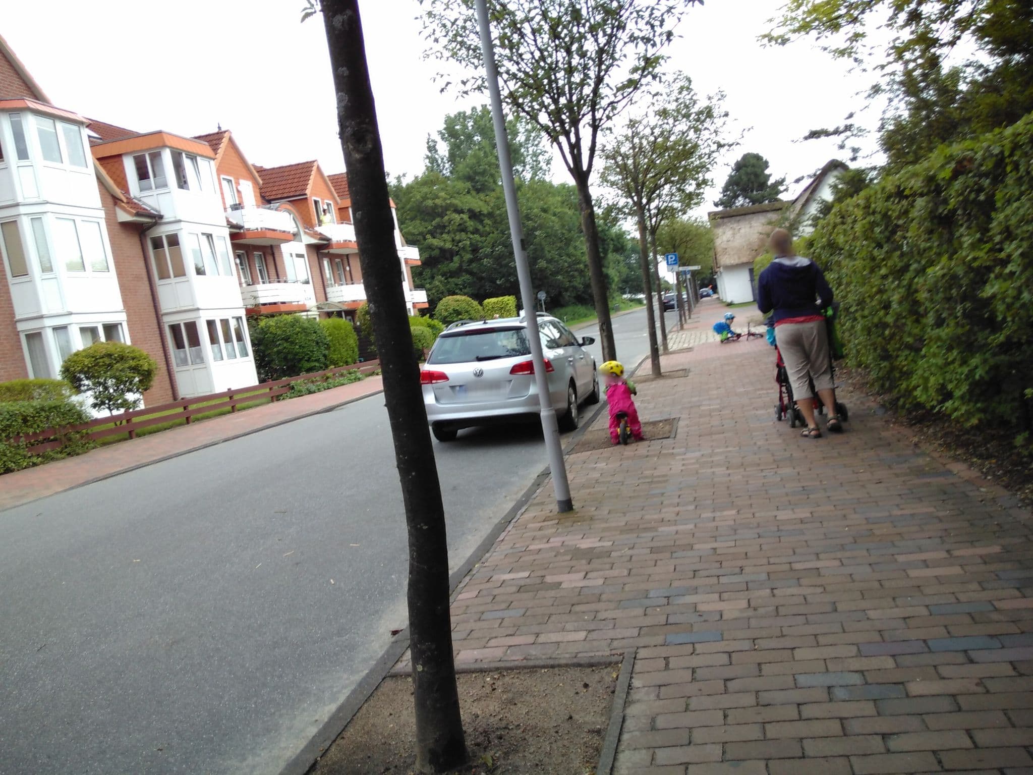 Street view near Ferienwohnung im Haus Elbstrom Nr. 5 Gertrud und Bernd Koch, Cuxhaven — © zuse (CC BY-SA · Mapillary)