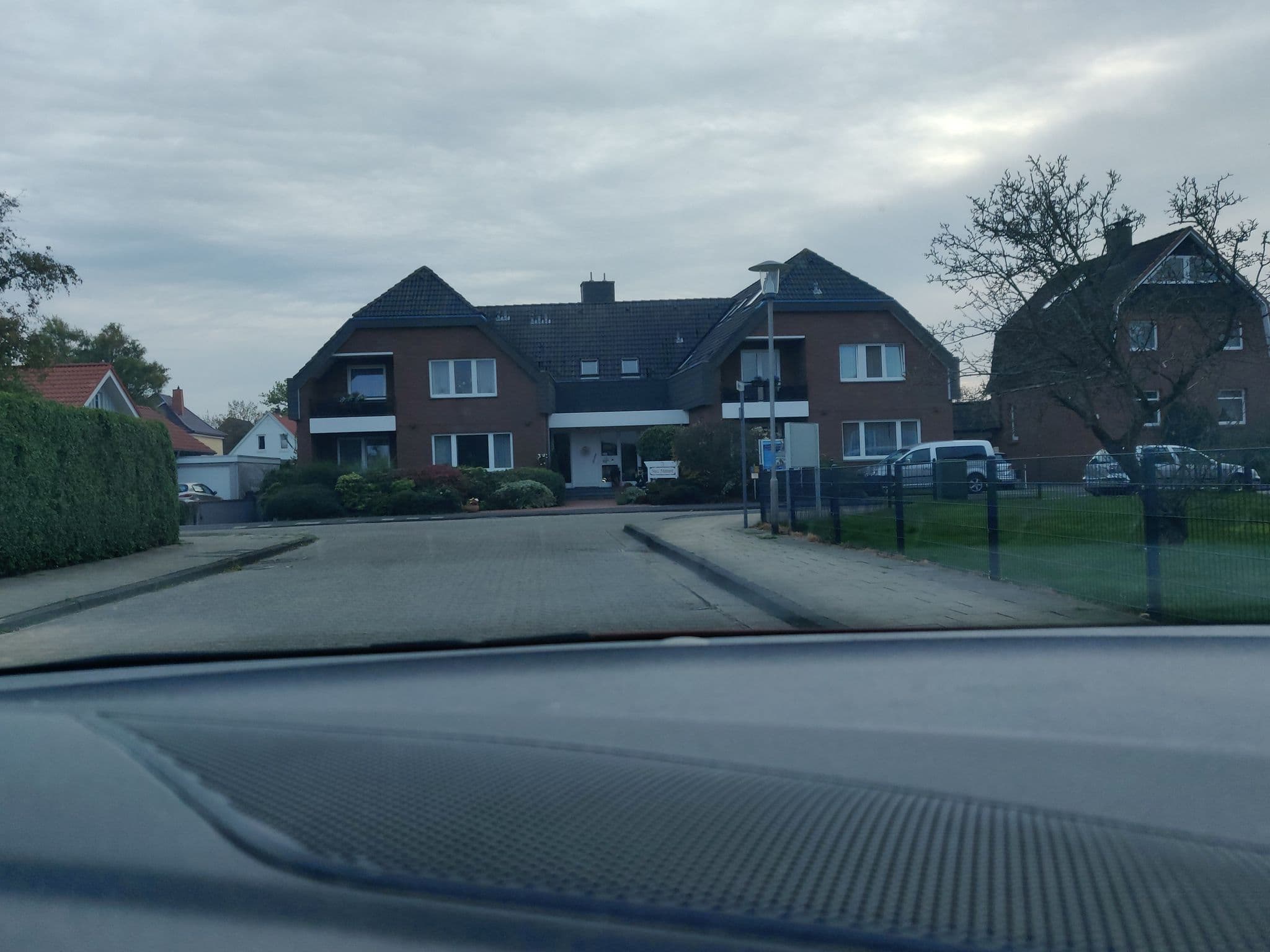 Street view near Altes Fischerhaus Döse, Cuxhaven — © mighty_eighty (CC BY-SA · Mapillary)