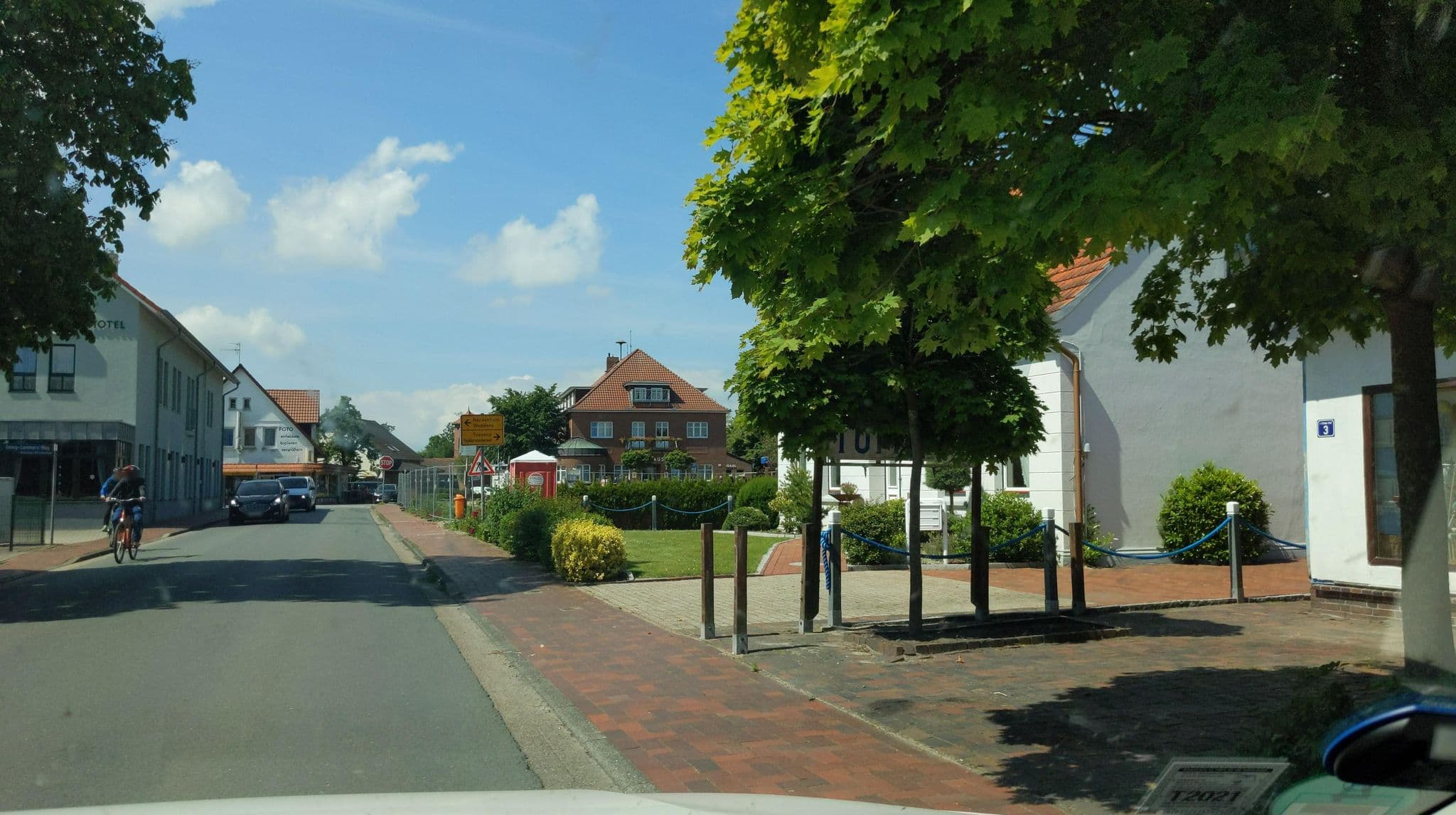 Street view near Nordsee-Paradies Ferienwohnungen, Butjadingen — © deleted_user (CC BY-SA · Mapillary)