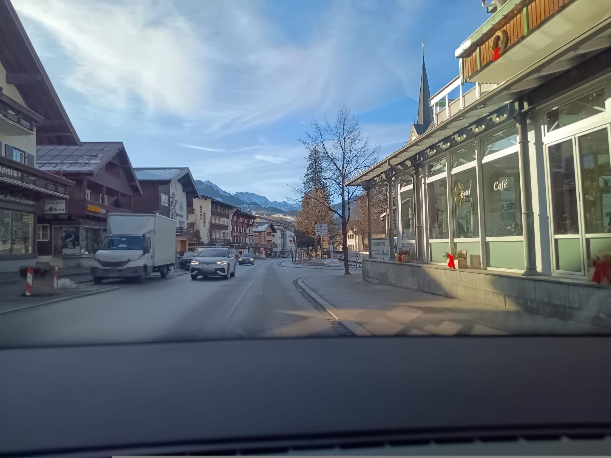 Street view near Haller's Posthotel, Riezlern — © zuse (CC BY-SA · Mapillary)