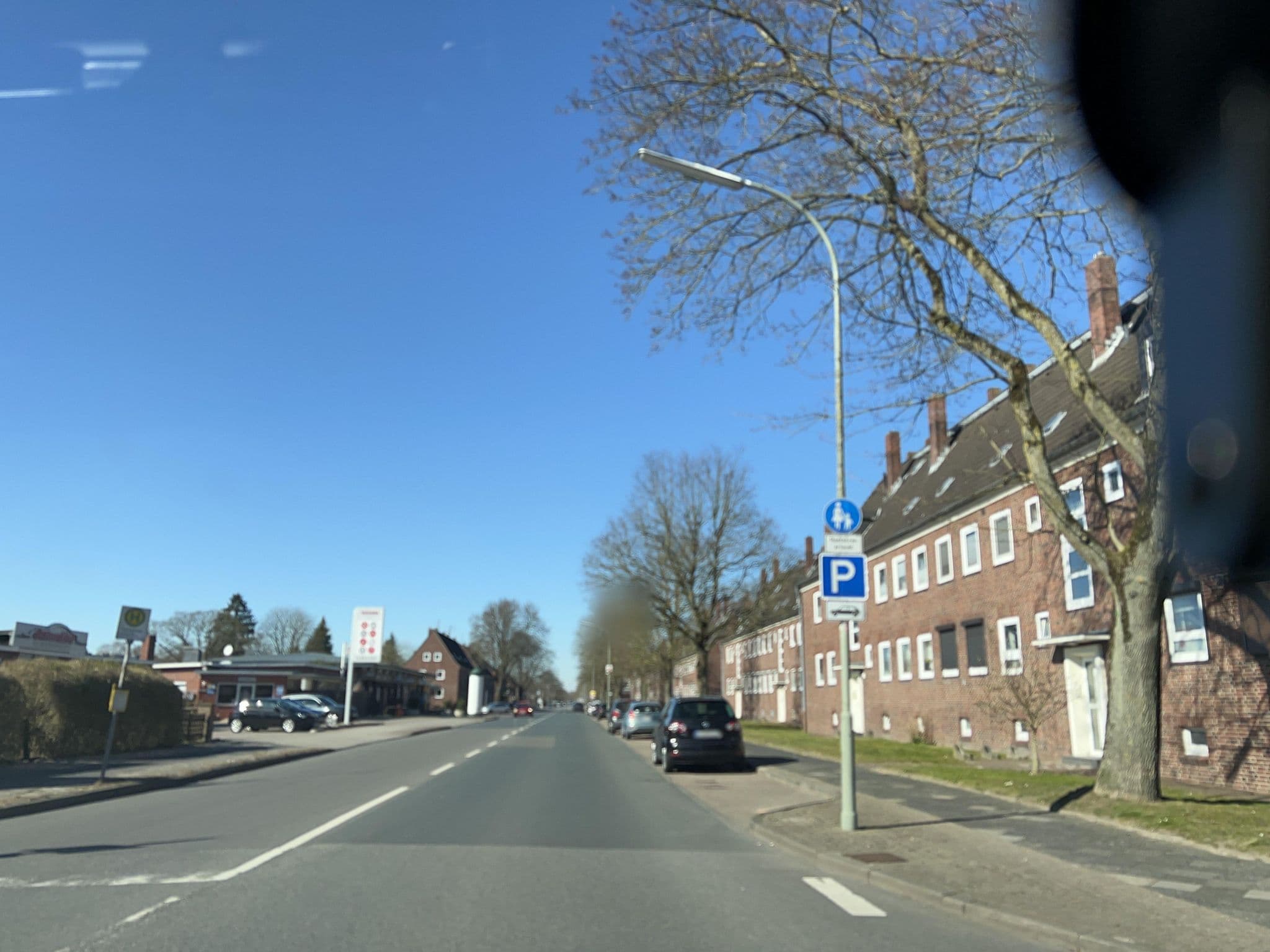 Street view near Hotel Schwarz, Wilhelmshaven — © Isilcalgan (CC BY-SA · Mapillary)