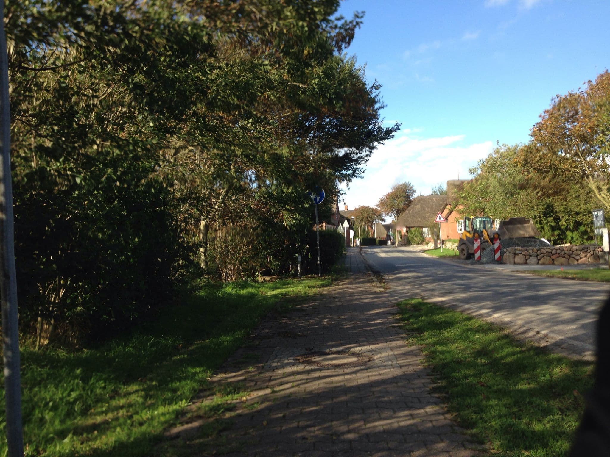 Street view near Mimis Hues, Wyk auf Föhr — © mjay (CC BY-SA · Mapillary)