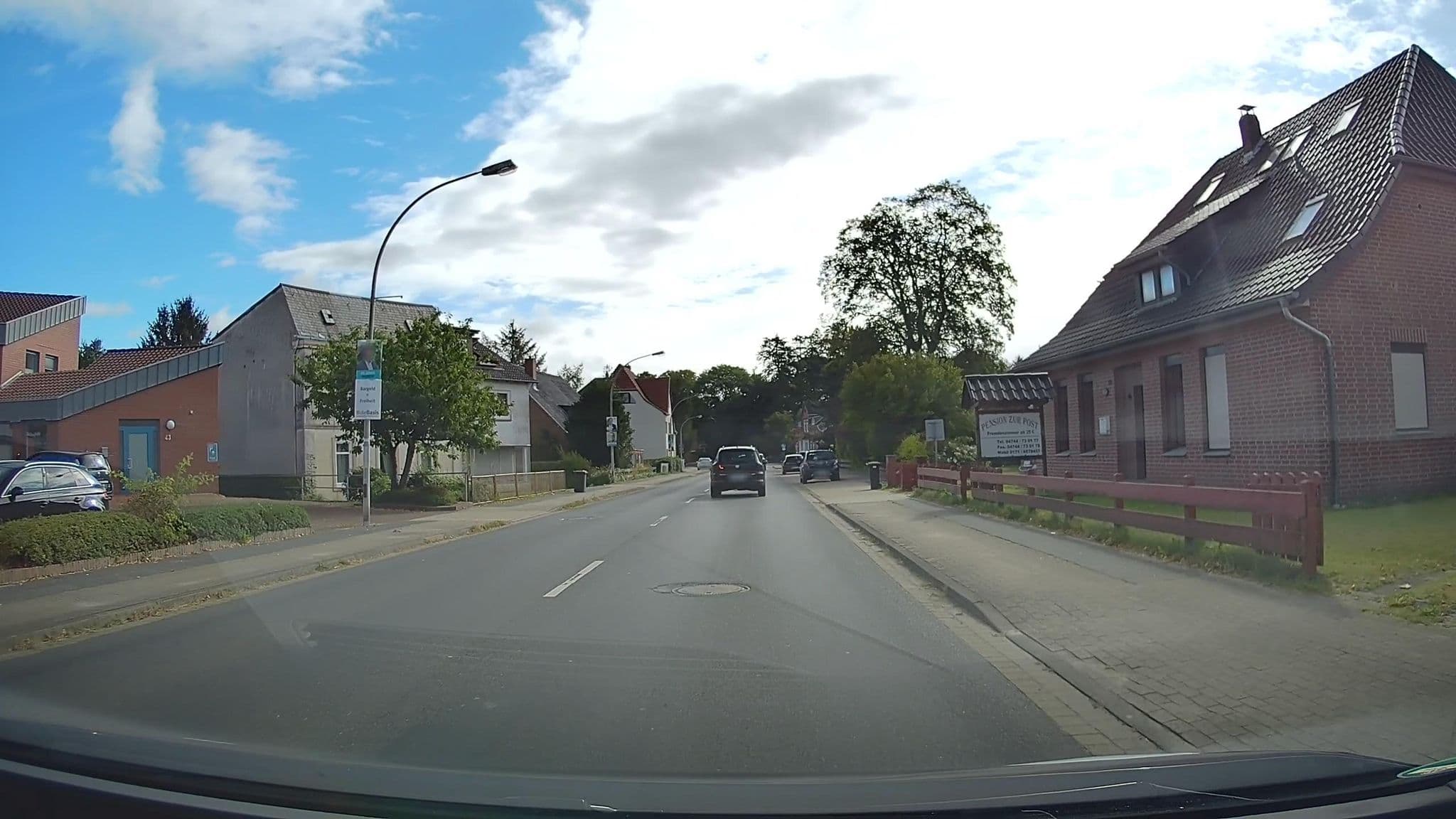 Street view near Pension Zur Post, Loxstedt — © hendel (CC BY-SA · Mapillary)