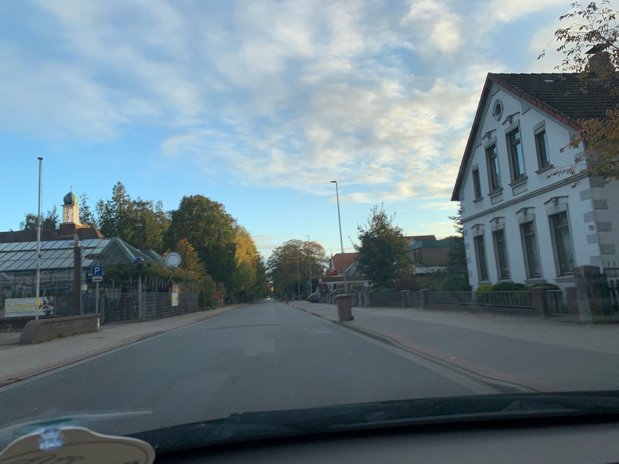 Street view near Hotel Ammerländer Stuben, Varel — © deleted_user (CC BY-SA · Mapillary)
