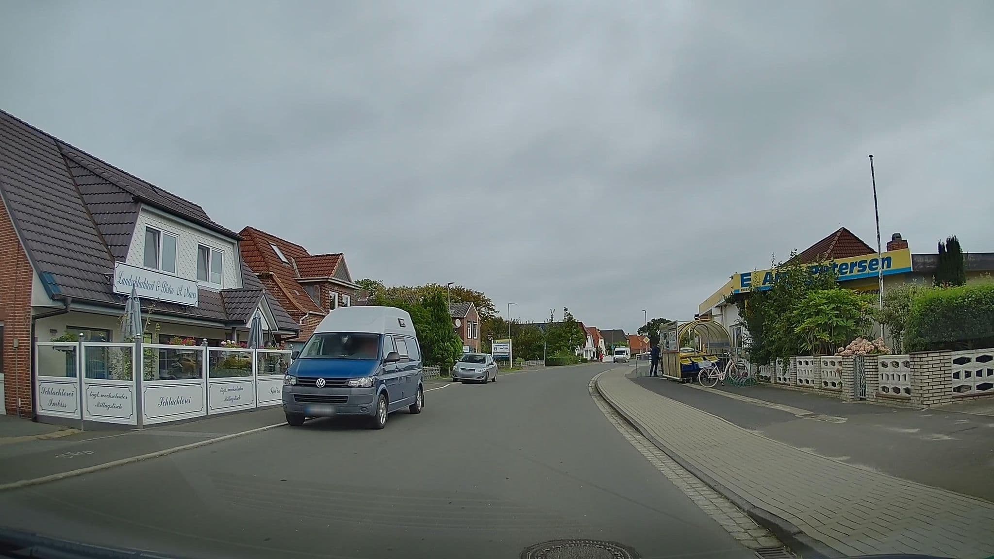 Street view near Ferienwohnungen Zur Alten Töpferei, Friedrichskoog — © hendel (CC BY-SA · Mapillary)