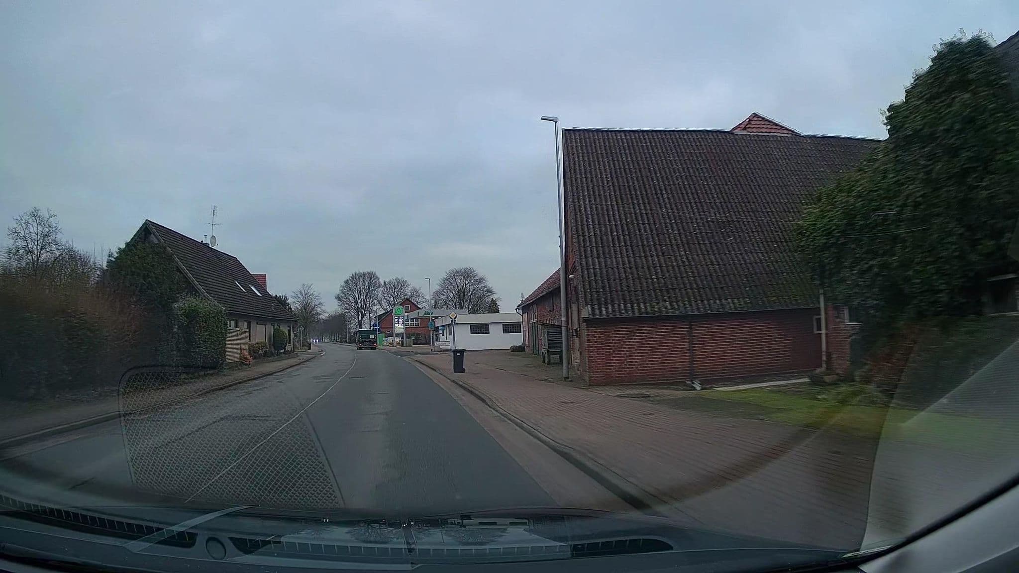 Street view near Landhaus Ahrens, Bramstedt — © StefanS79 (CC BY-SA · Mapillary)