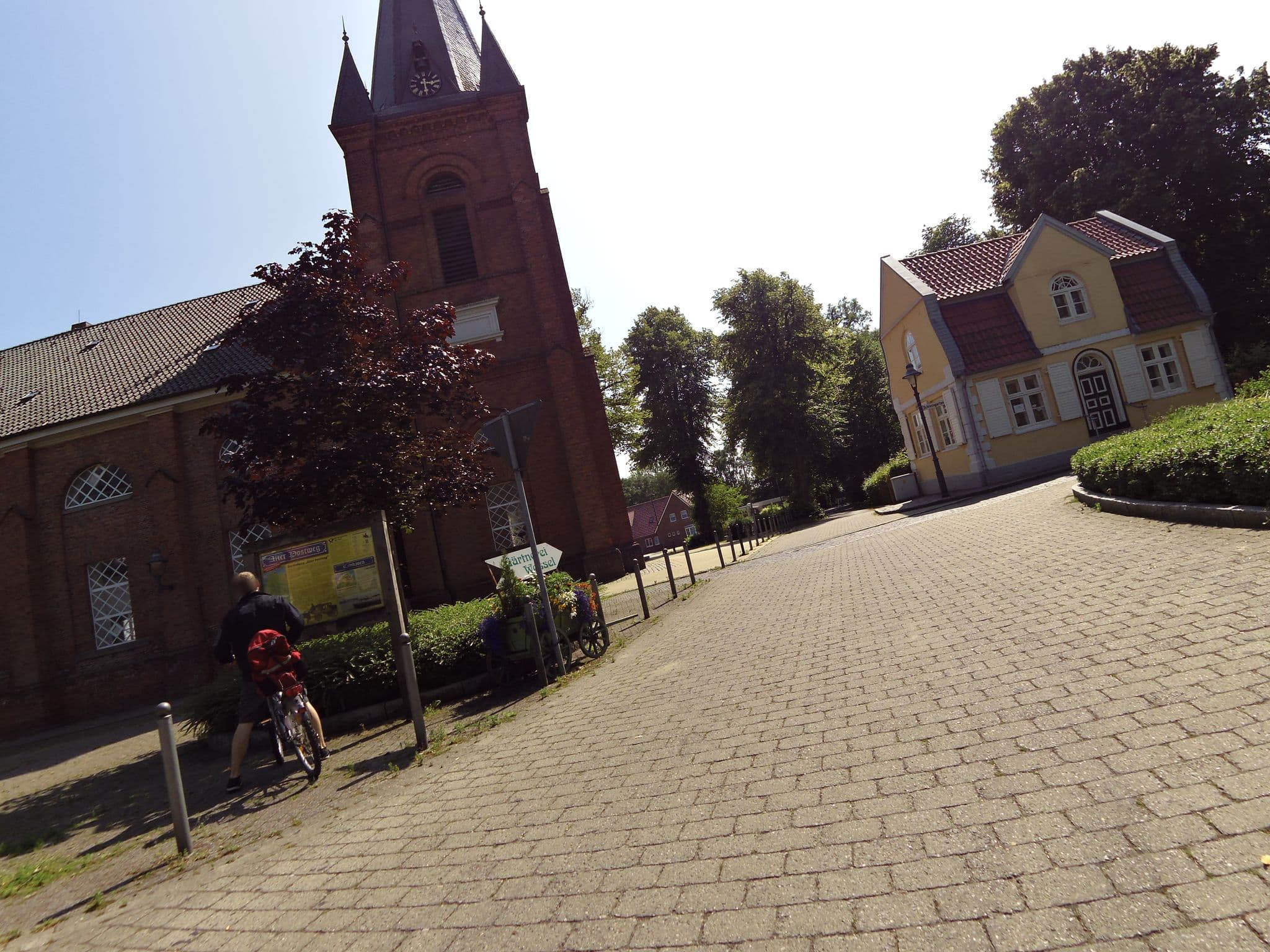 Street view near Gärtnerhaus, Cuxhaven — © bitnapper (CC BY-SA · Mapillary)