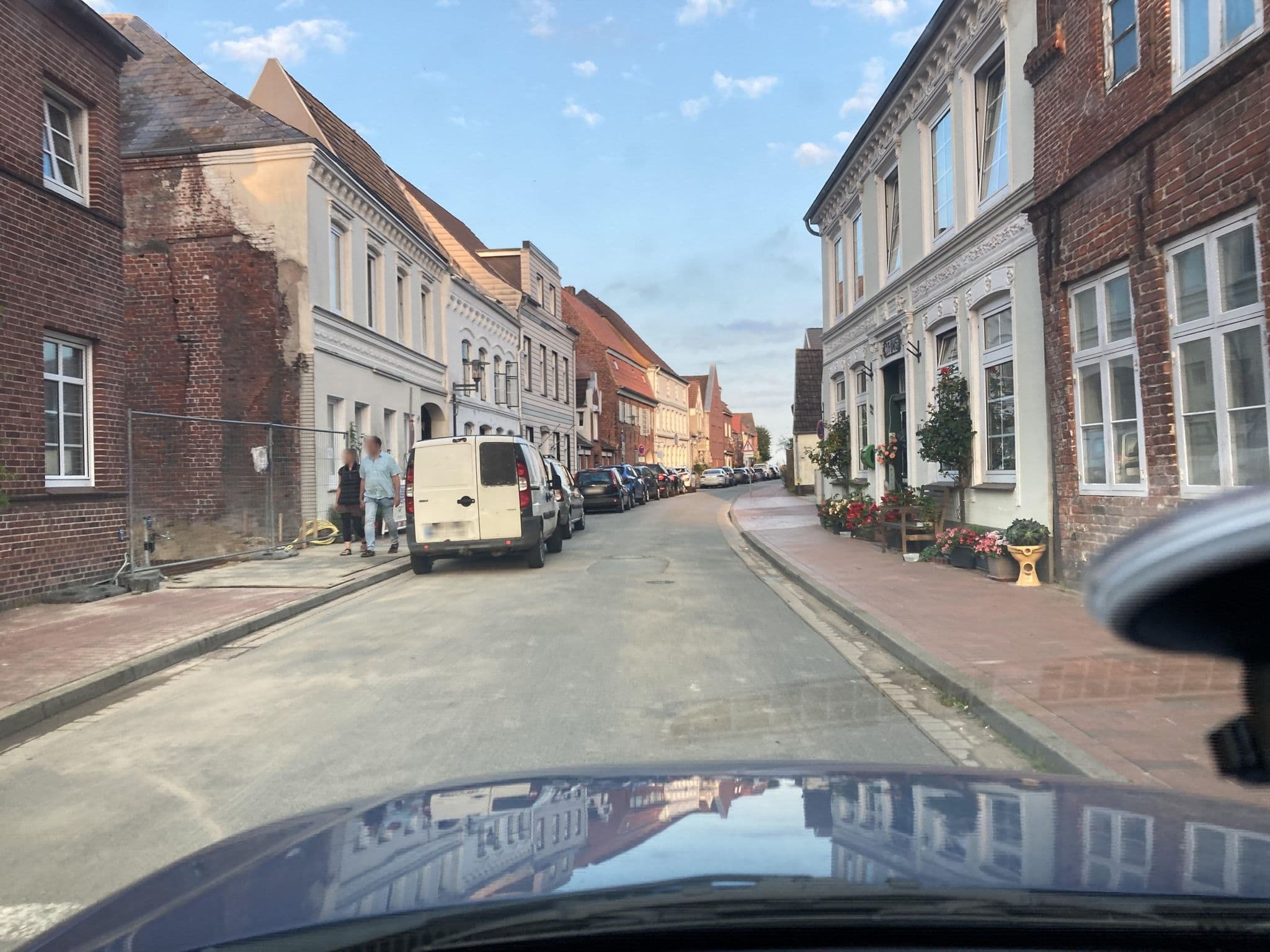 Street view near Apartmenthaus Tonning, Tönning — © robffm (CC BY-SA · Mapillary)