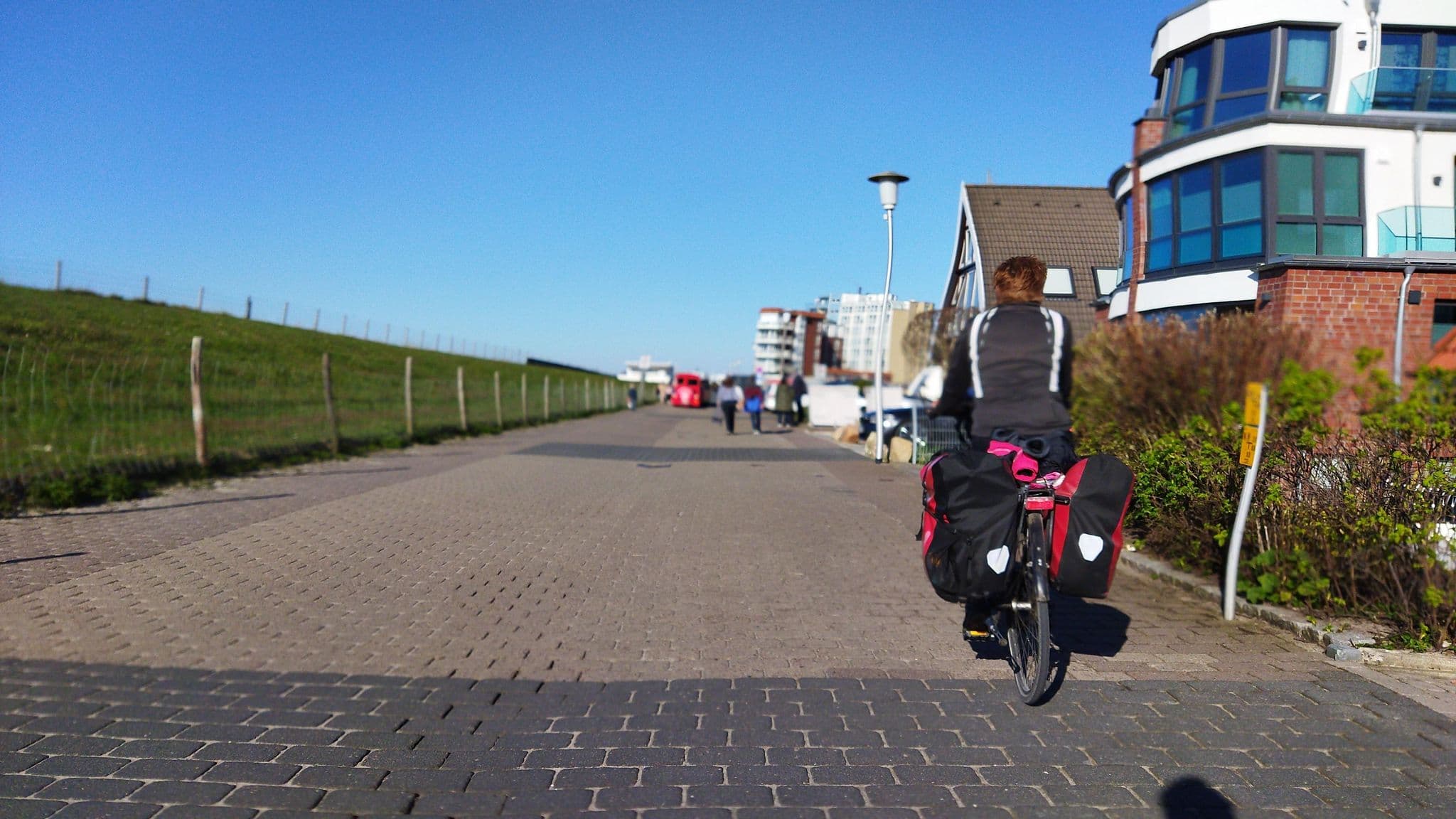 Street view near Ferienwohnungen Düne 5, Cuxhaven — © changchun1 (CC BY-SA · Mapillary)