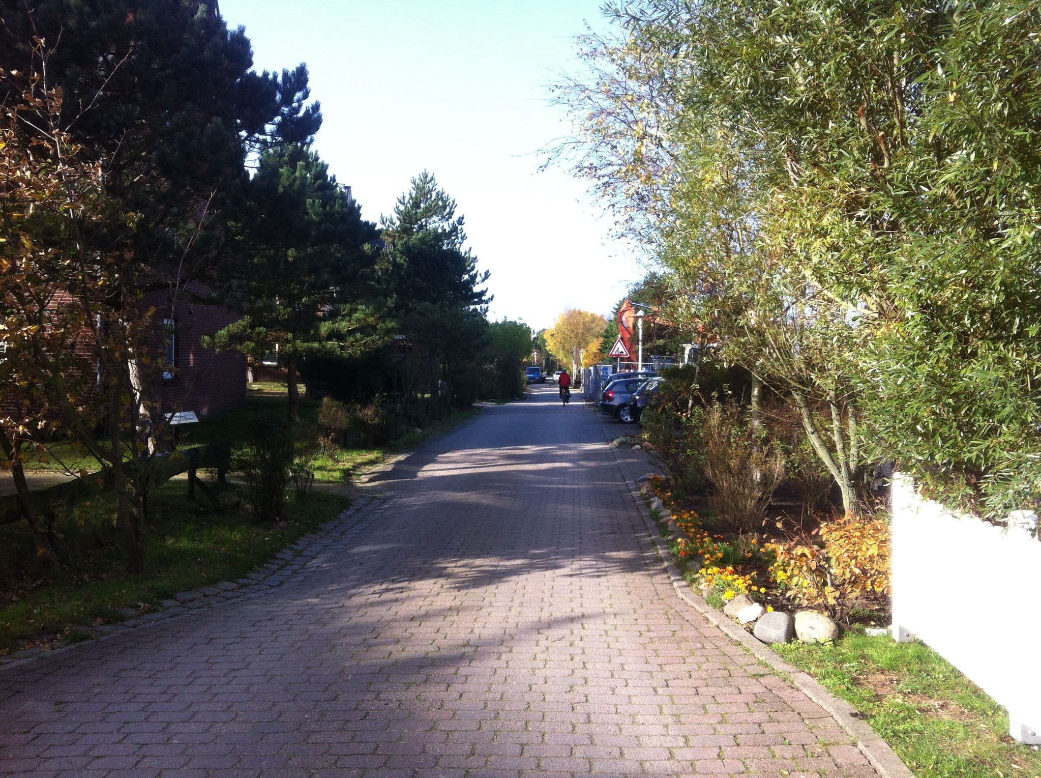 Street view near Bohn Fritjoff Ferienwohnungsvermietung, Wyk auf Föhr — © georginakirrin (CC BY-SA · Mapillary)