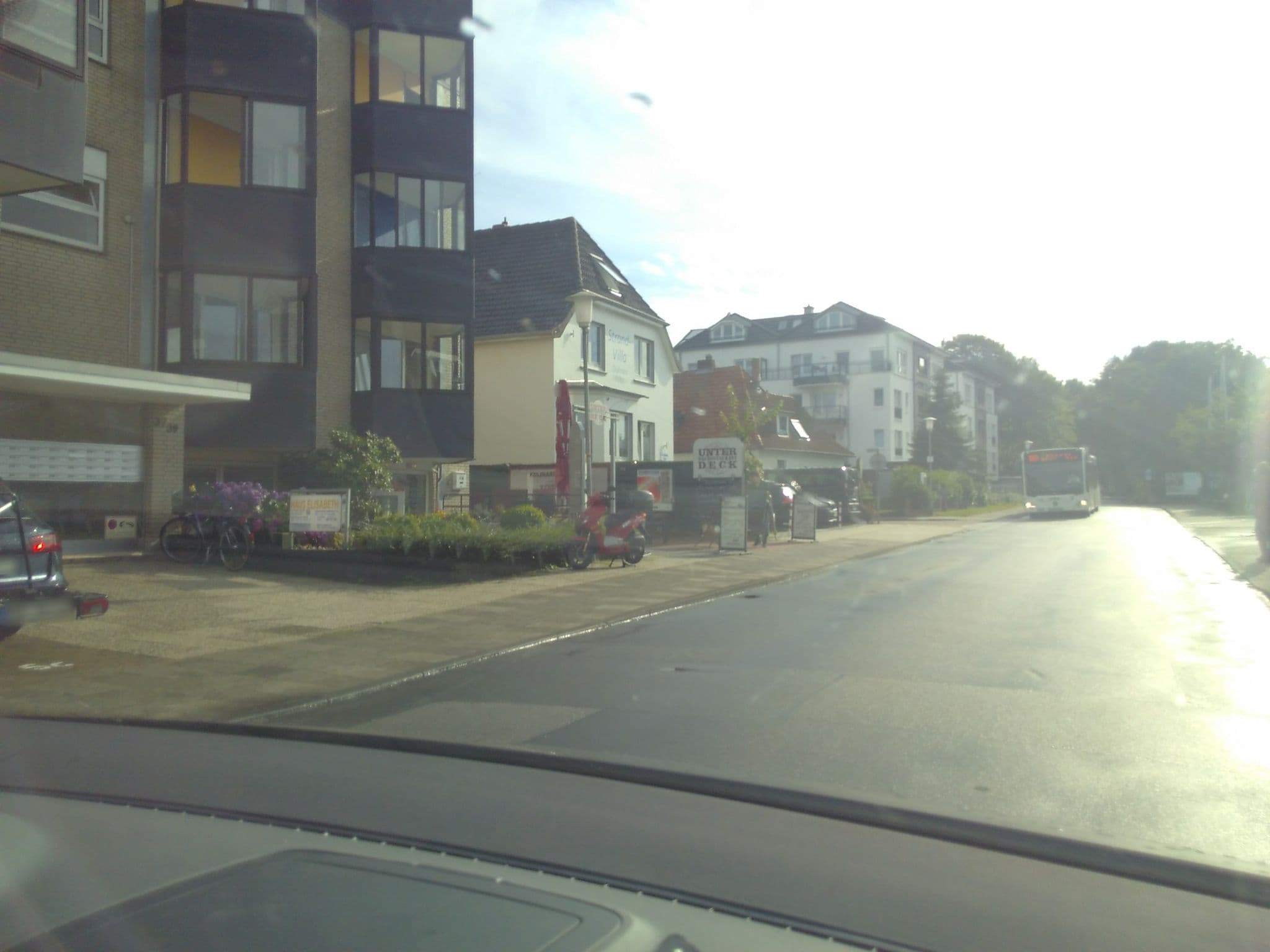 Street view near Haus Wattenblick Inh. Jörg Pallentin, Cuxhaven — © zuse (CC BY-SA · Mapillary)