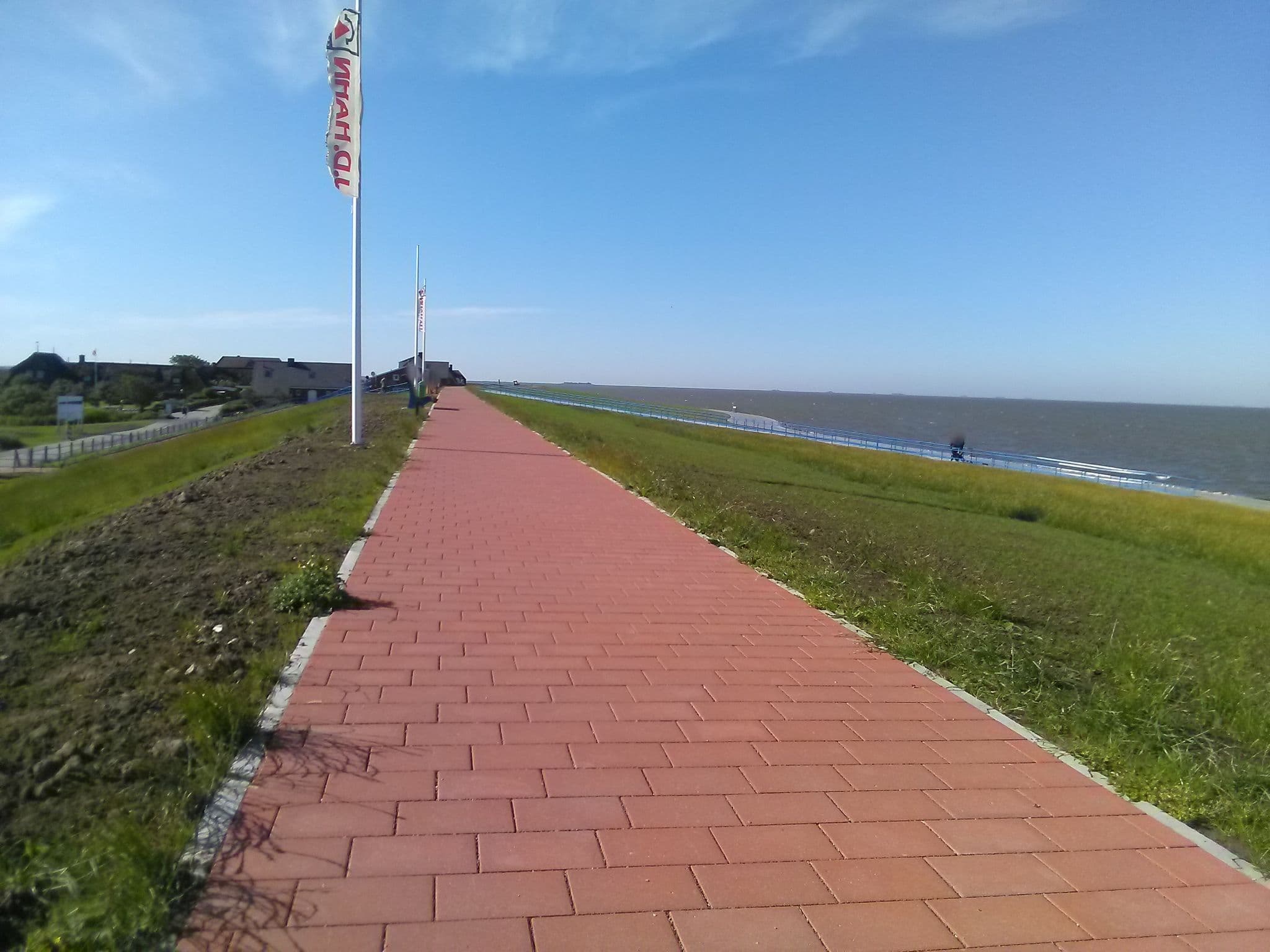 Street view near Deichkrone, Wyk auf Föhr — © bernd_niemann (CC BY-SA · Mapillary)