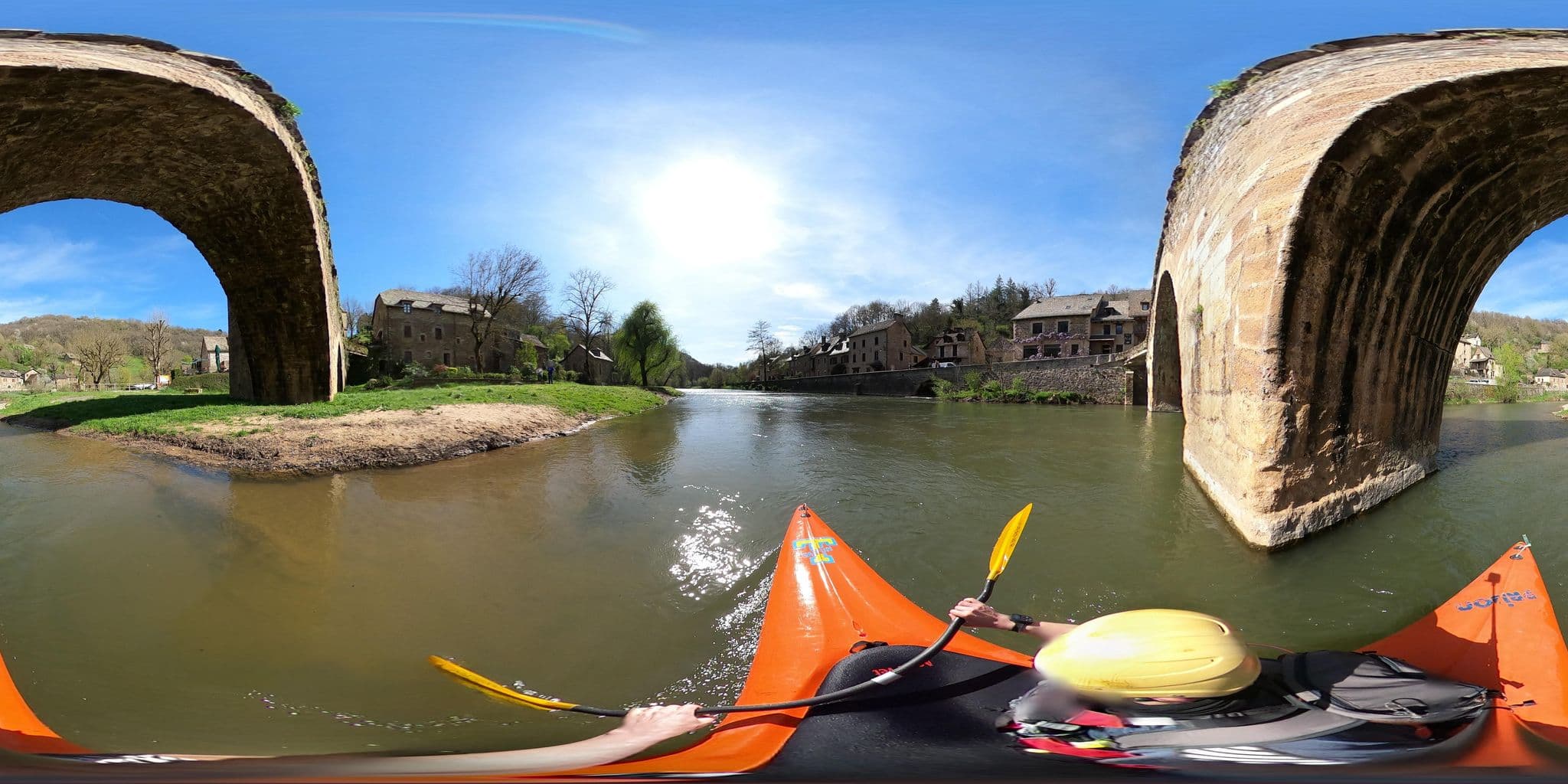 Street view near Hôtel du Vieux Pont, Rignac — © Espaces-Rivieres (CC BY-SA · Mapillary)
