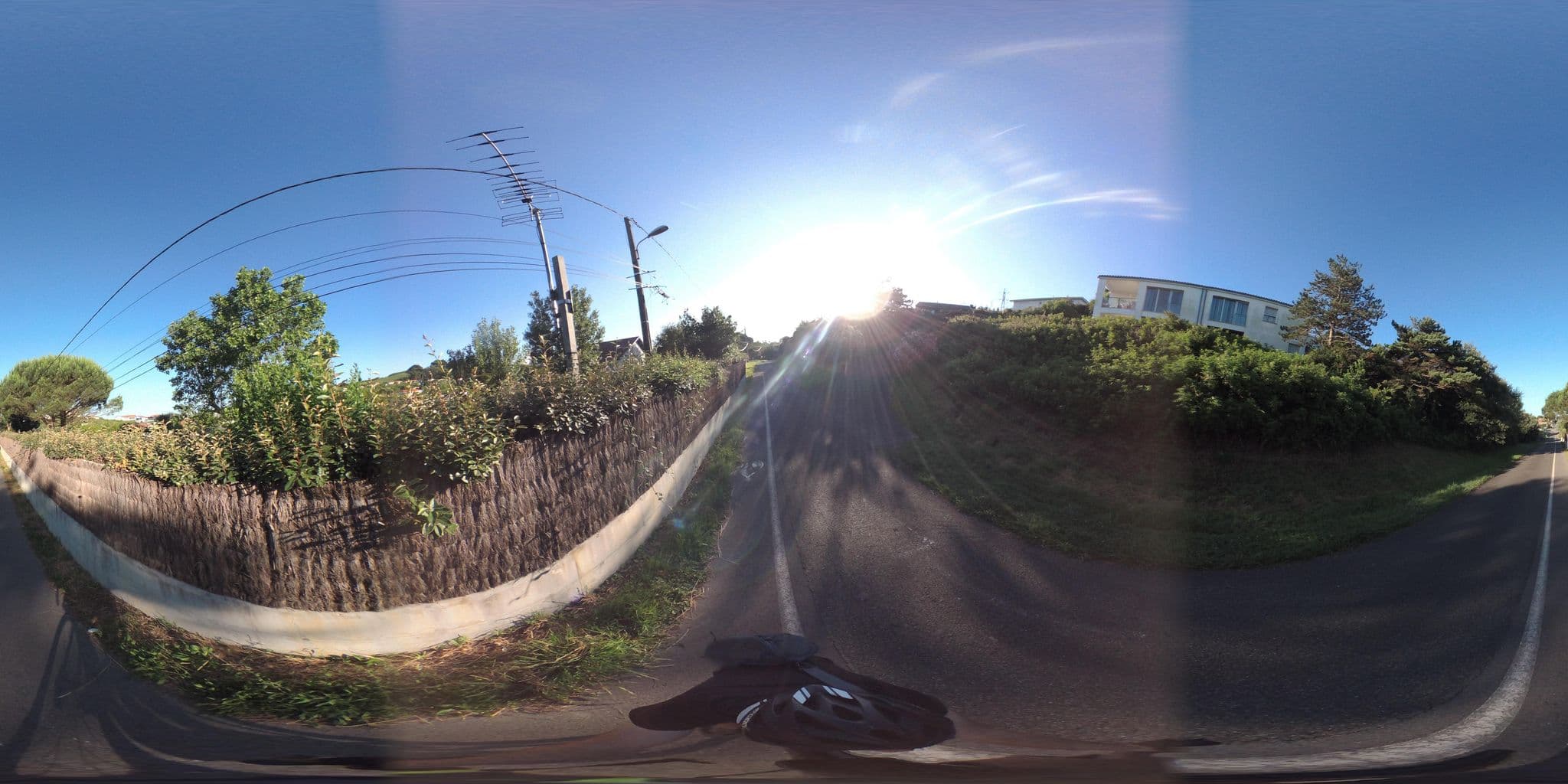 Street view near Duna Munguy, Guéthary — © geovelo (CC BY-SA · Mapillary)