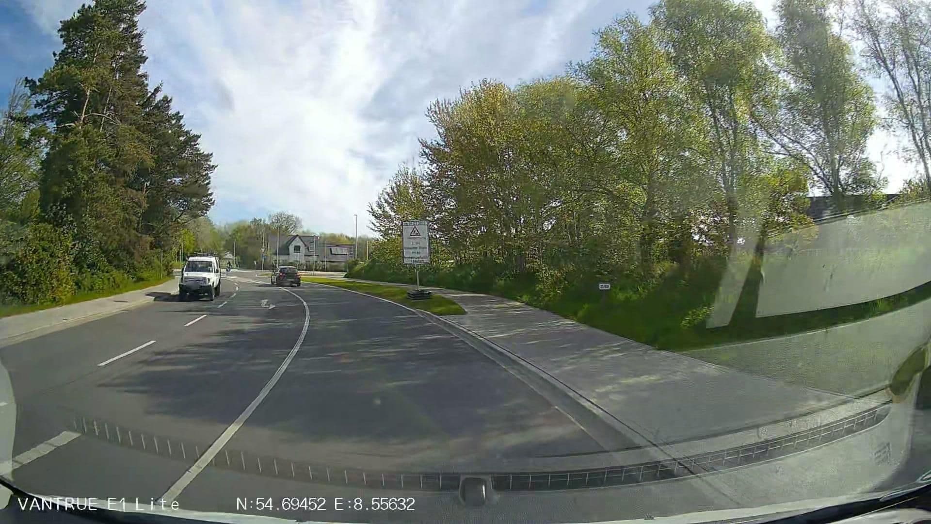 Street view near Haus Seewind, Wyk auf Föhr — © Hightower- (CC BY-SA · Mapillary)