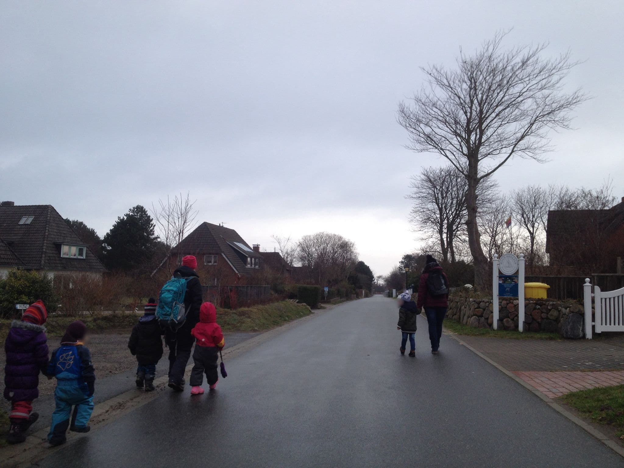 Street view near Haus Resajan Inh. Tegtmeyer Harald und Regine, Wyk auf Föhr — © dmho (CC BY-SA · Mapillary)