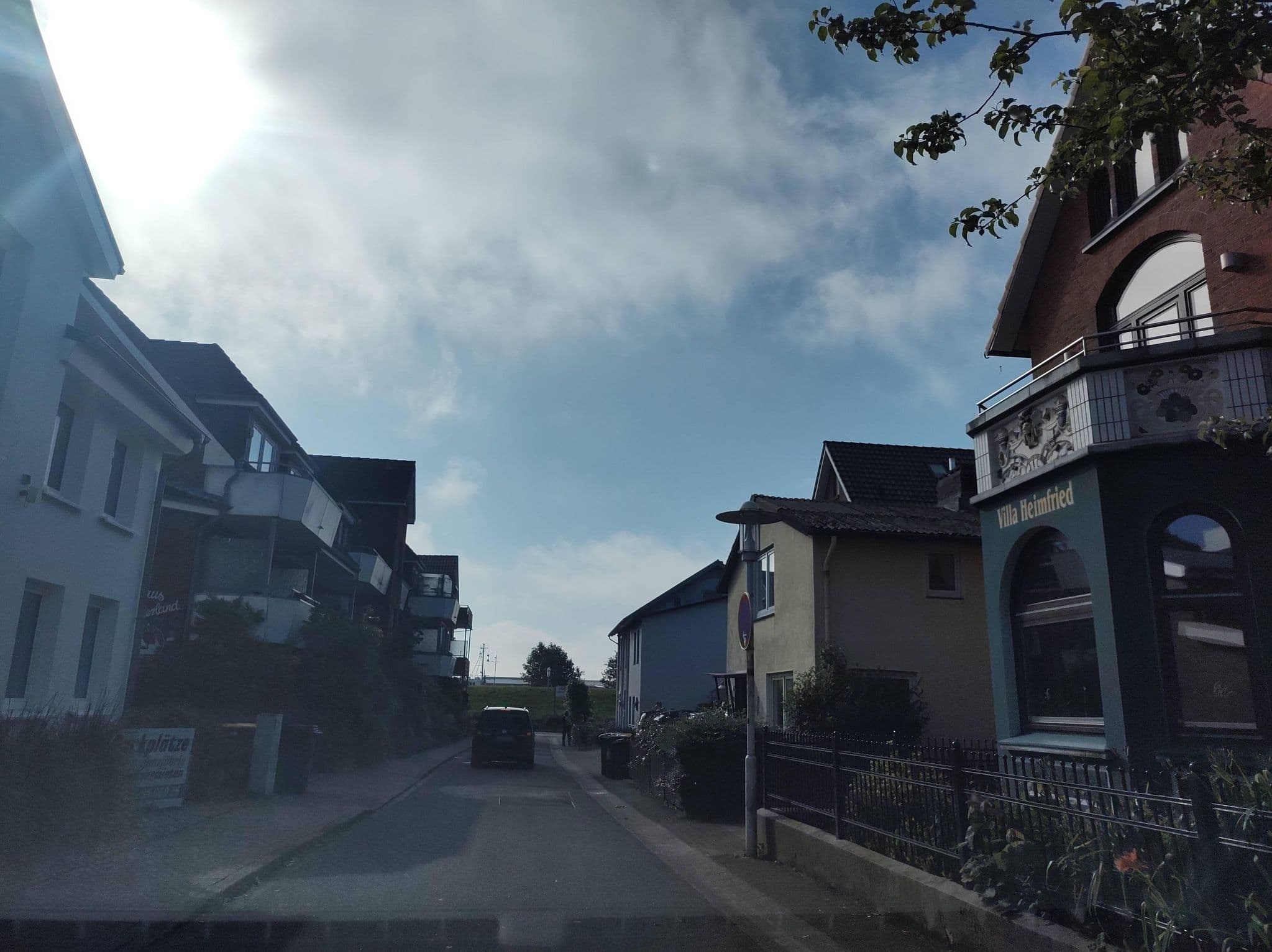 Street view near Groth Sigrid Gästehaus Schloß am Meer, Büsum — © thetornado76 (CC BY-SA · Mapillary)