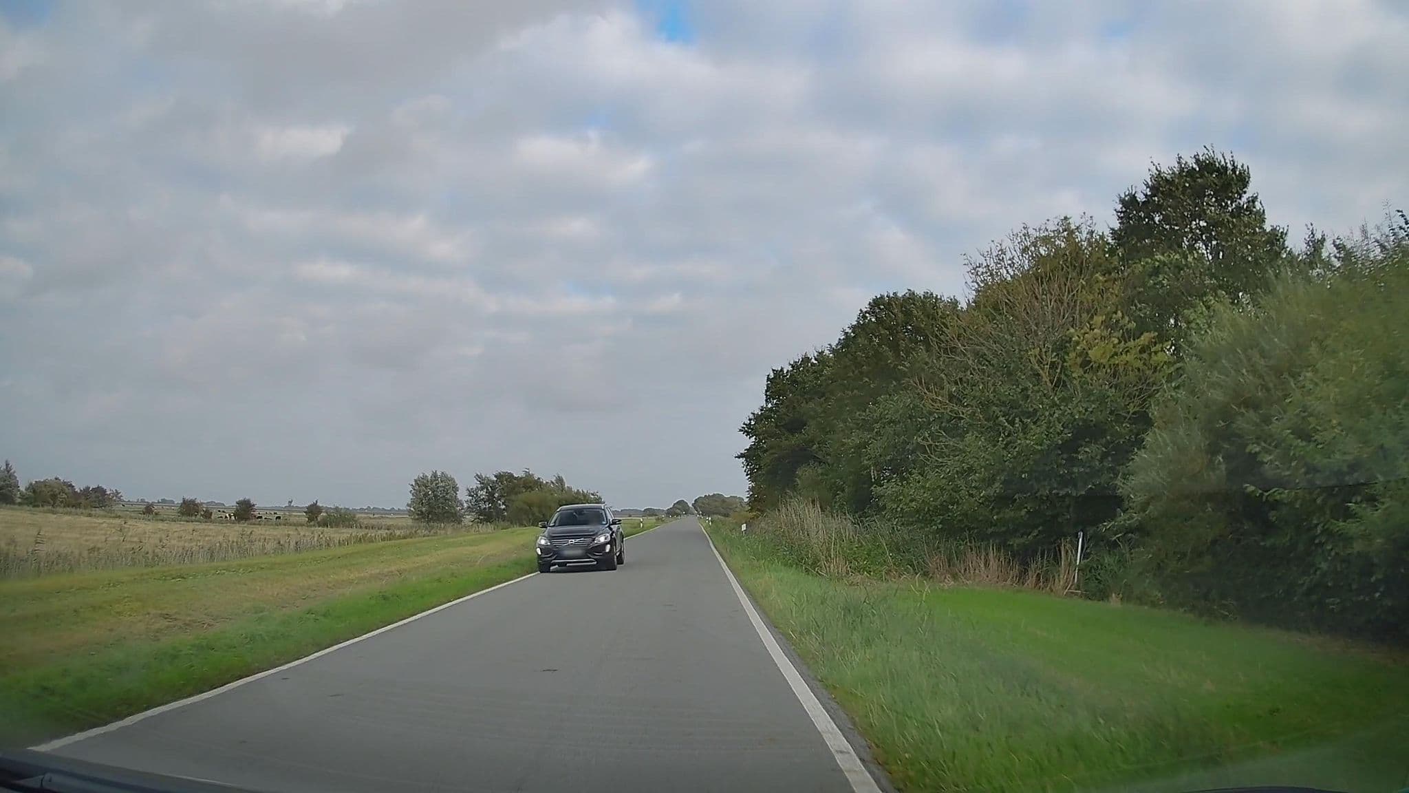Street view near Wiese Hans Pension, Tating — © hendel (CC BY-SA · Mapillary)