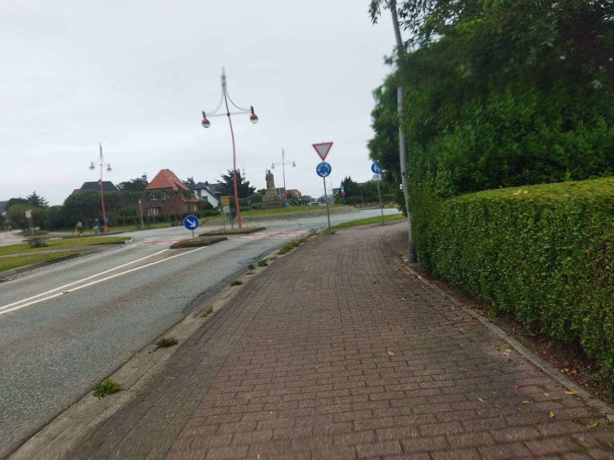 Street view near Hotel Villa Kristina BetreiberHotel Sylter Hof Betriebsges, Westerland — © changchun1 (CC BY-SA · Mapillary)