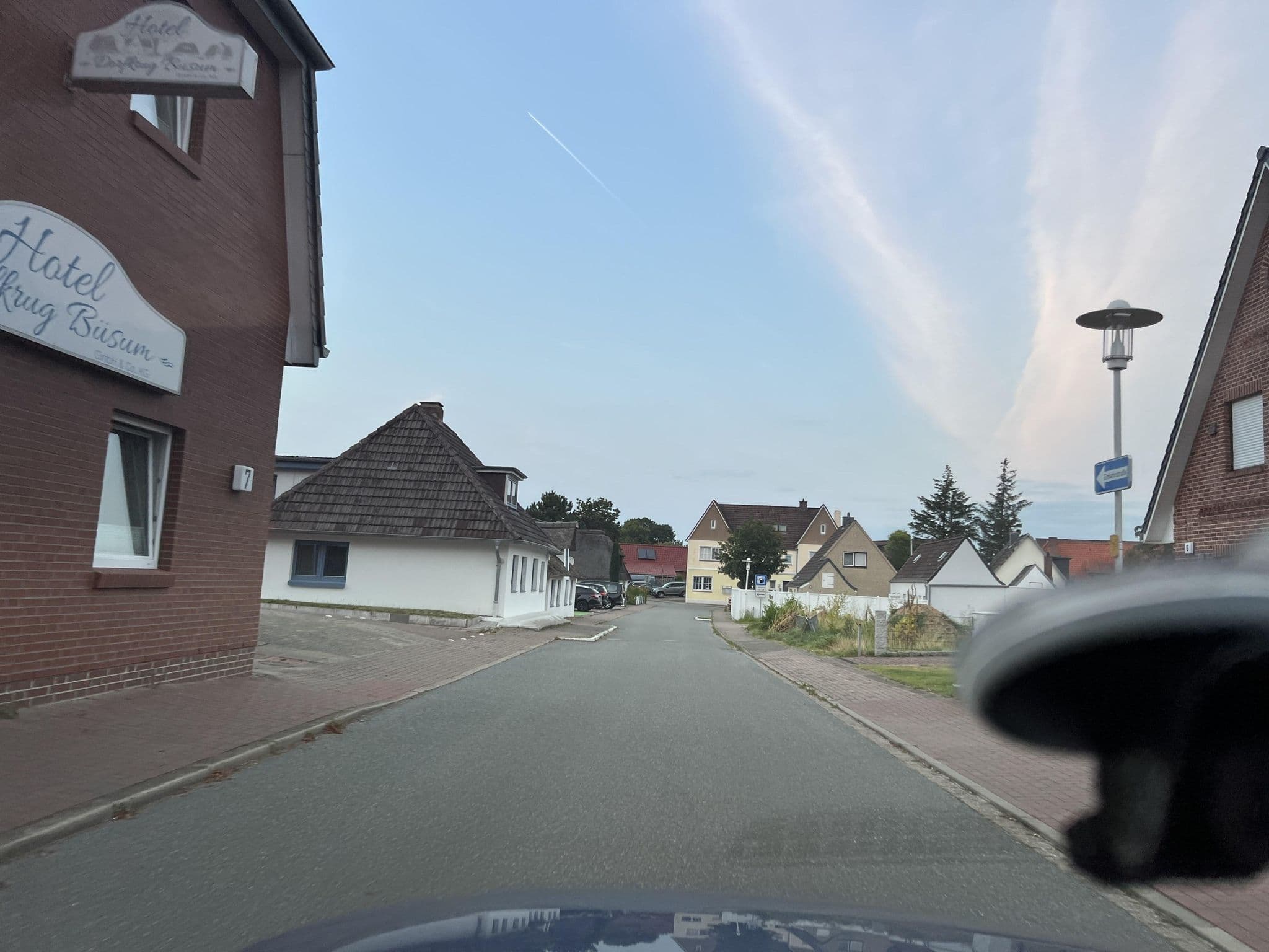 Street view near Dorfkrug, Büsum — © robffm (CC BY-SA · Mapillary)