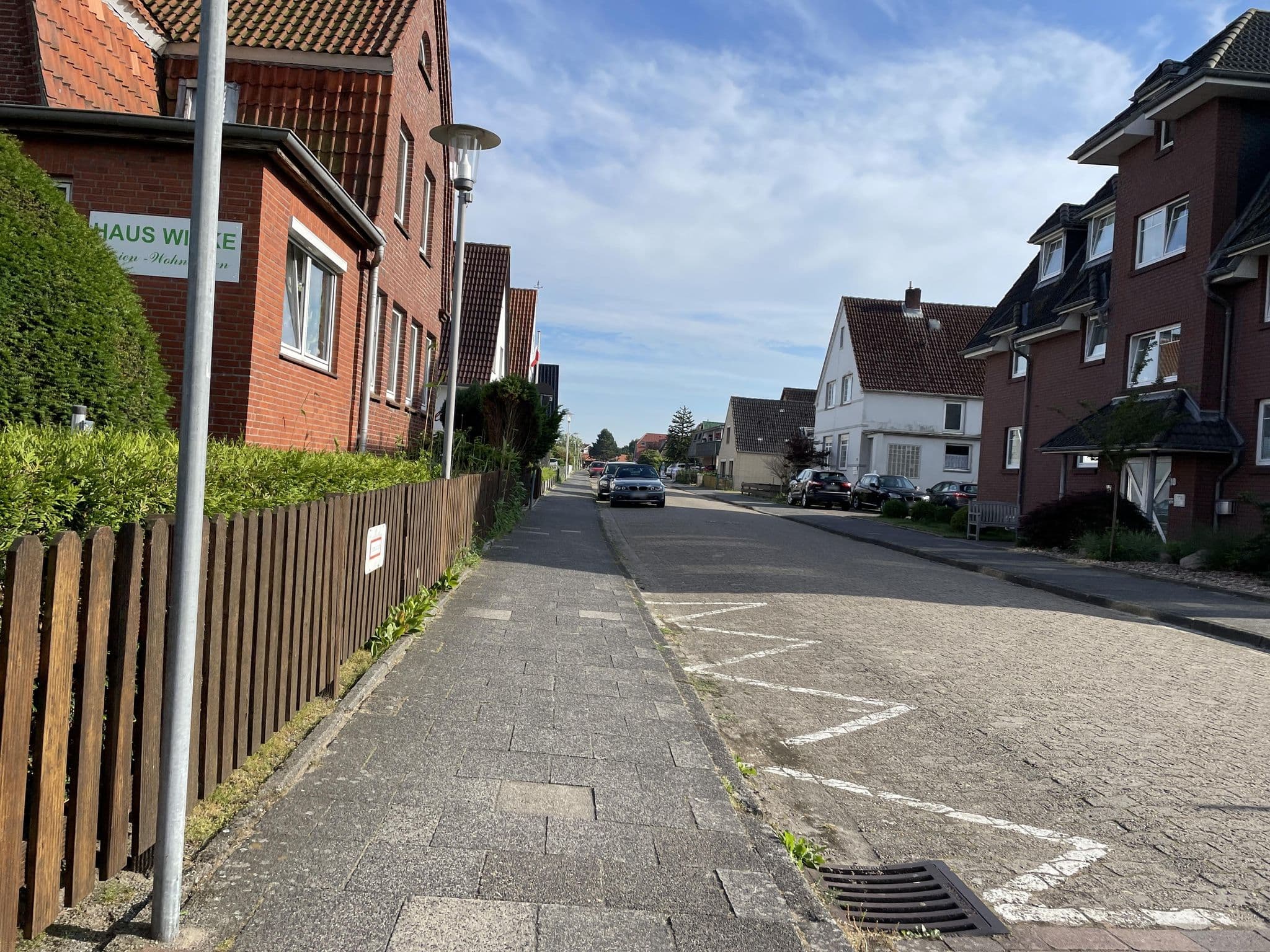 Street view near Vermietungsbüro Rüsch, Cuxhaven — © buschjost (CC BY-SA · Mapillary)