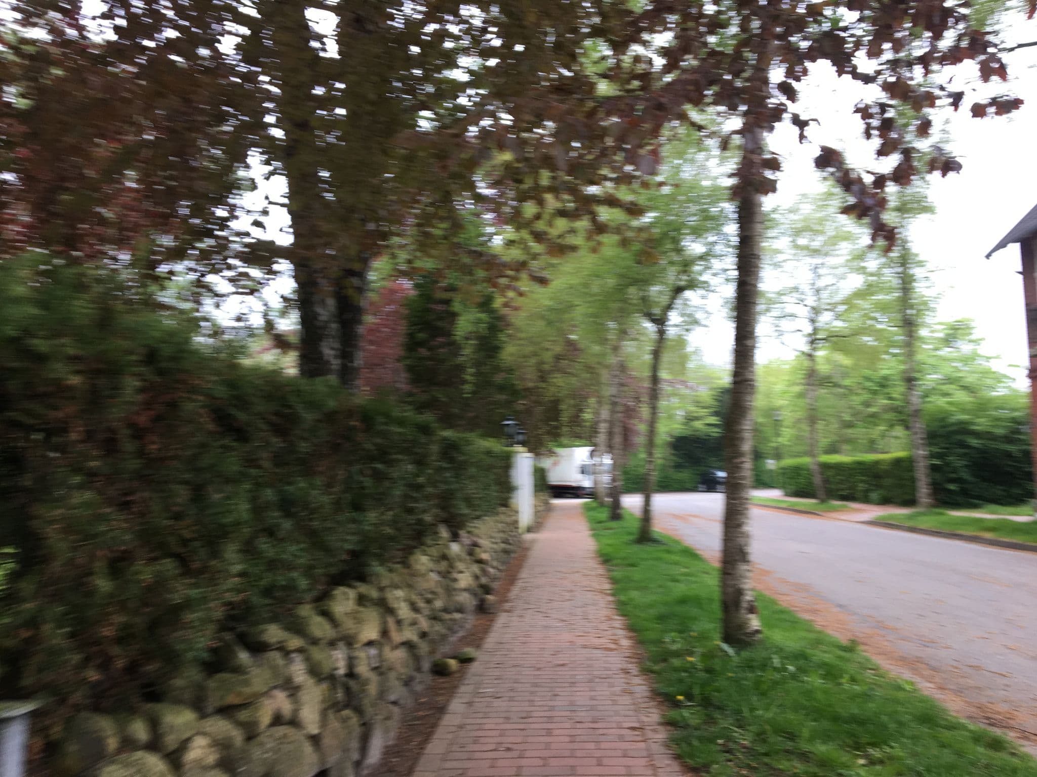 Street view near Entspannen an der Tönninger Eider, Tönning — © veloroute_hamburg (CC BY-SA · Mapillary)