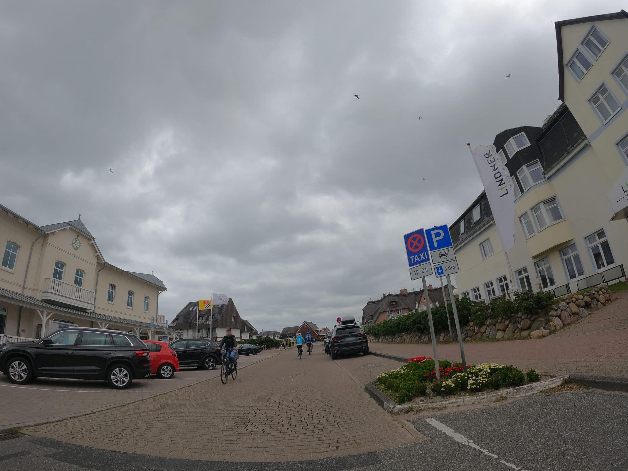 Street view near Lindner Hotel Windrose, Westerland — © strubbl (CC BY-SA · Mapillary)