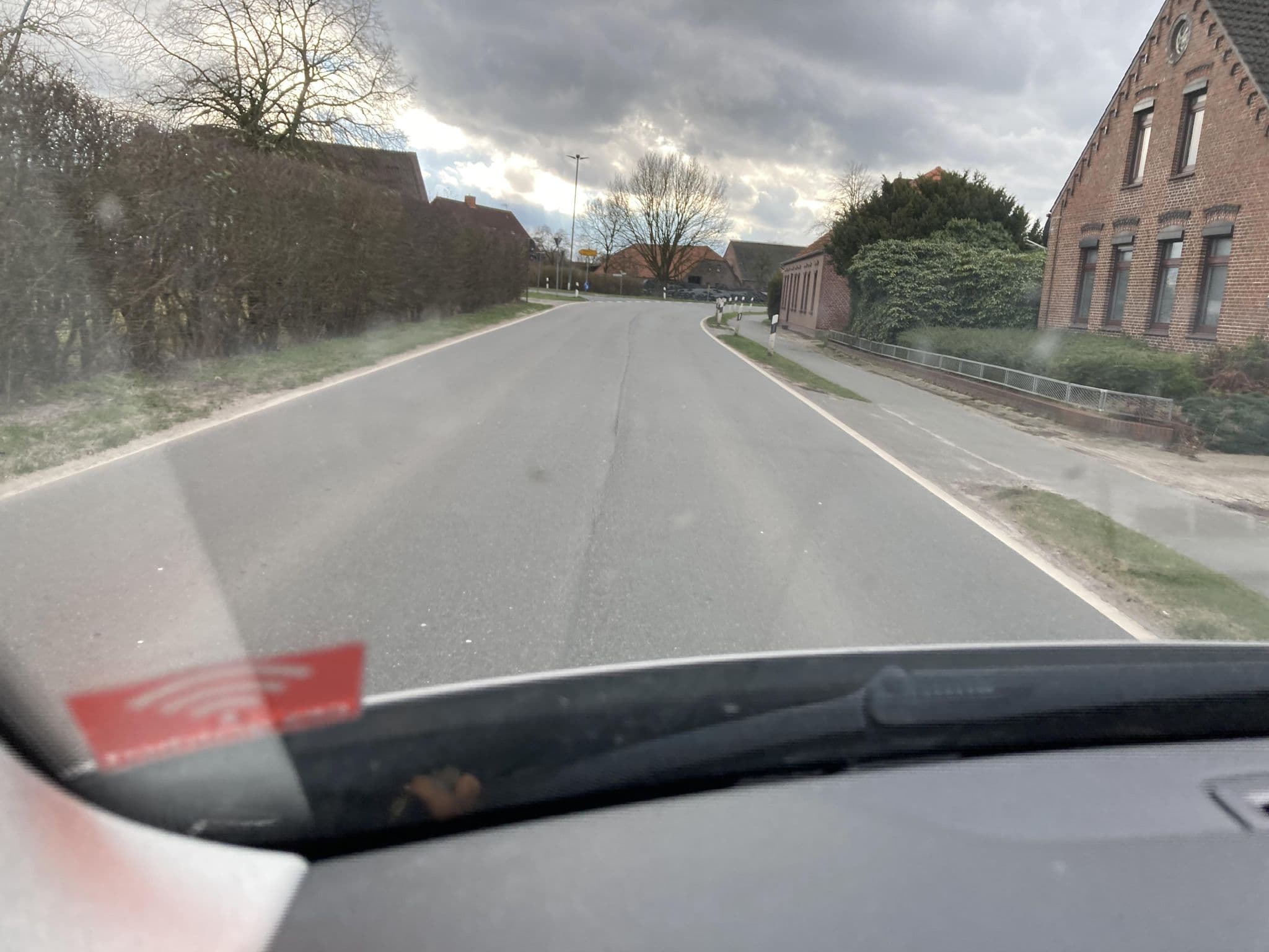 Street view near Hotel Deutsches Haus, Zetel — © klaas130 (CC BY-SA · Mapillary)