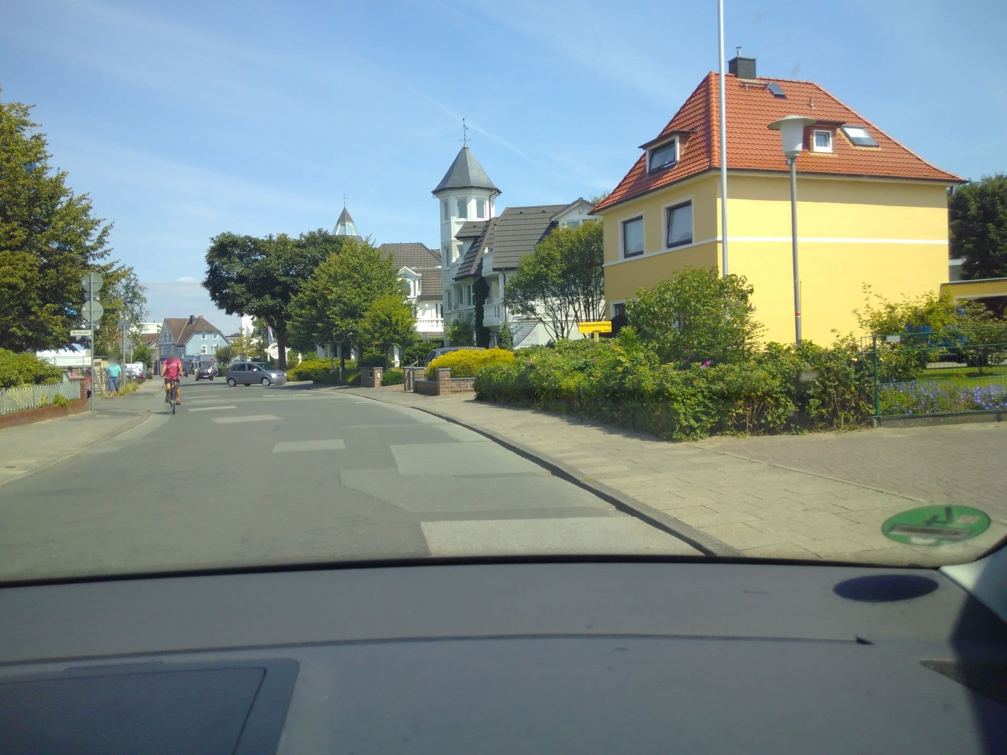 Street view near Residenz Haus Essen, Cuxhaven — © zuse (CC BY-SA · Mapillary)
