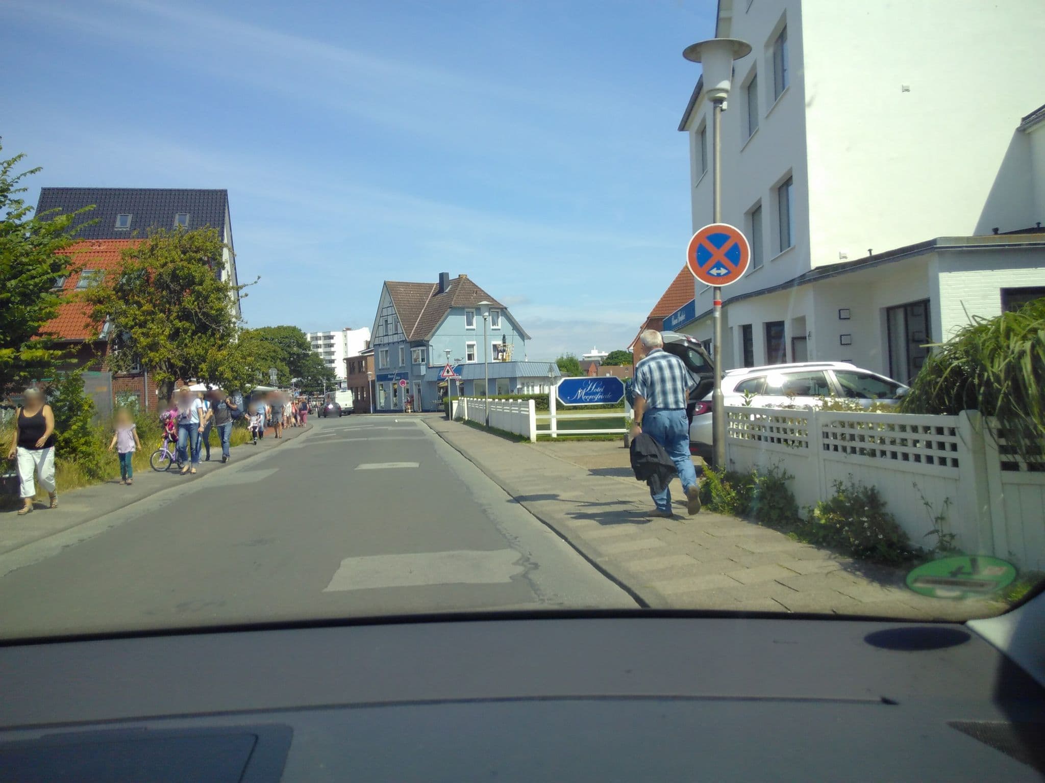 Street view near Volker Möller, Cuxhaven — © zuse (CC BY-SA · Mapillary)