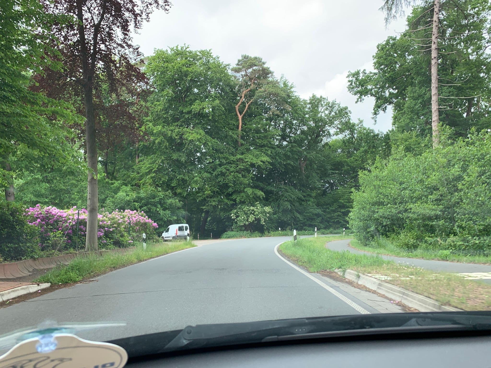 Street view near Hotel Waldschlößchen Mühlenteich GmbH, Varel — © deleted_user (CC BY-SA · Mapillary)