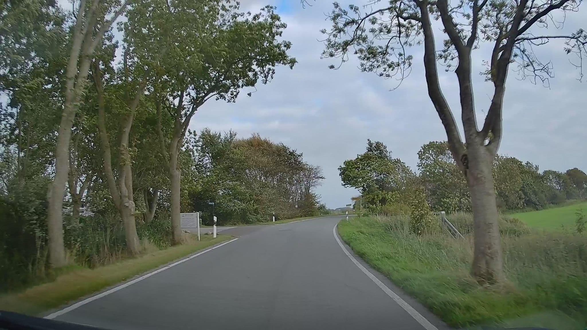 Street view near Haubarg Alte Strandvogtei, Tating — © hendel (CC BY-SA · Mapillary)