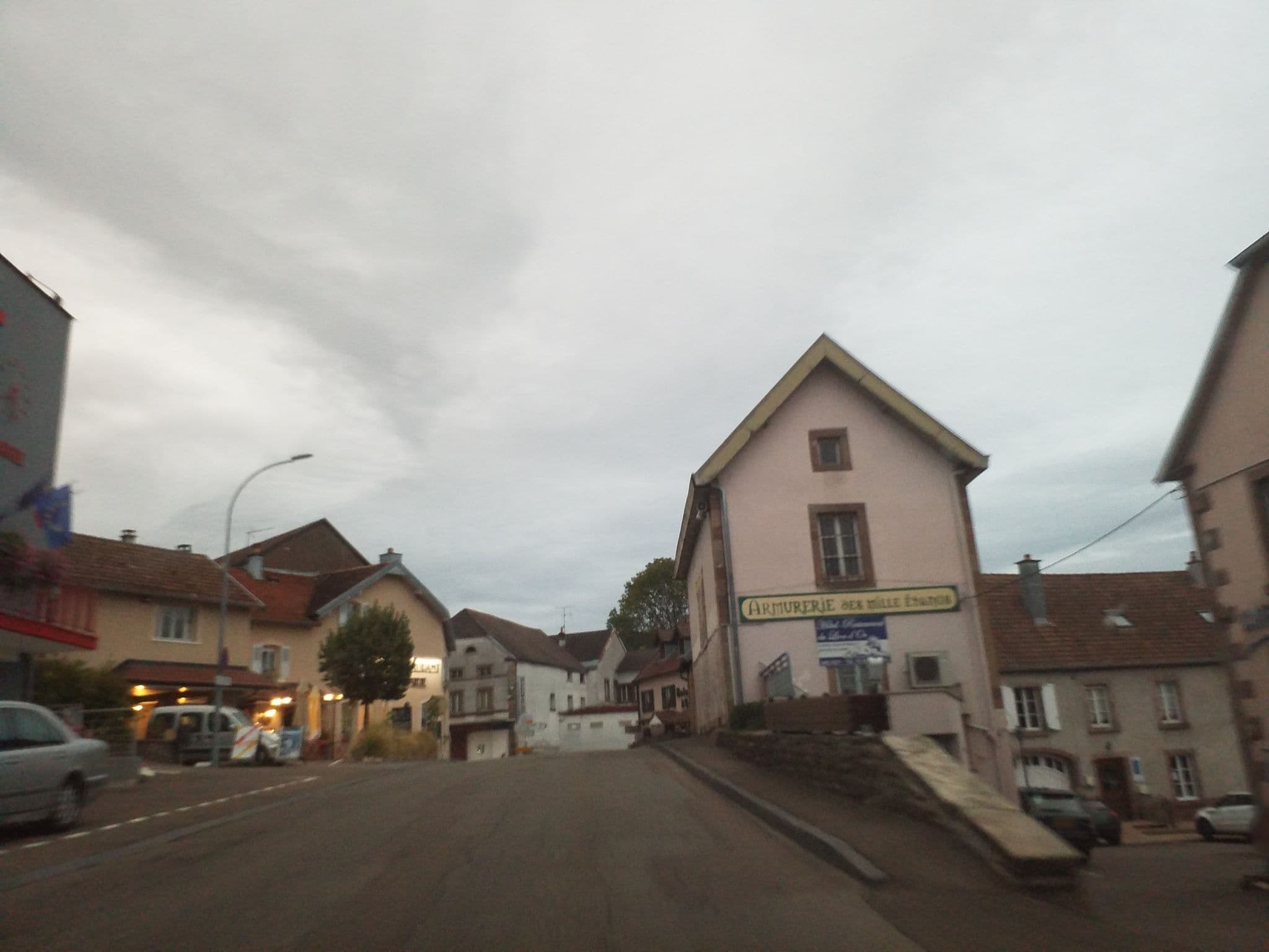 Street view near Hôtel - Restaurant du Lion d'Or, Mélisey — © mapillareur (CC BY-SA · Mapillary)