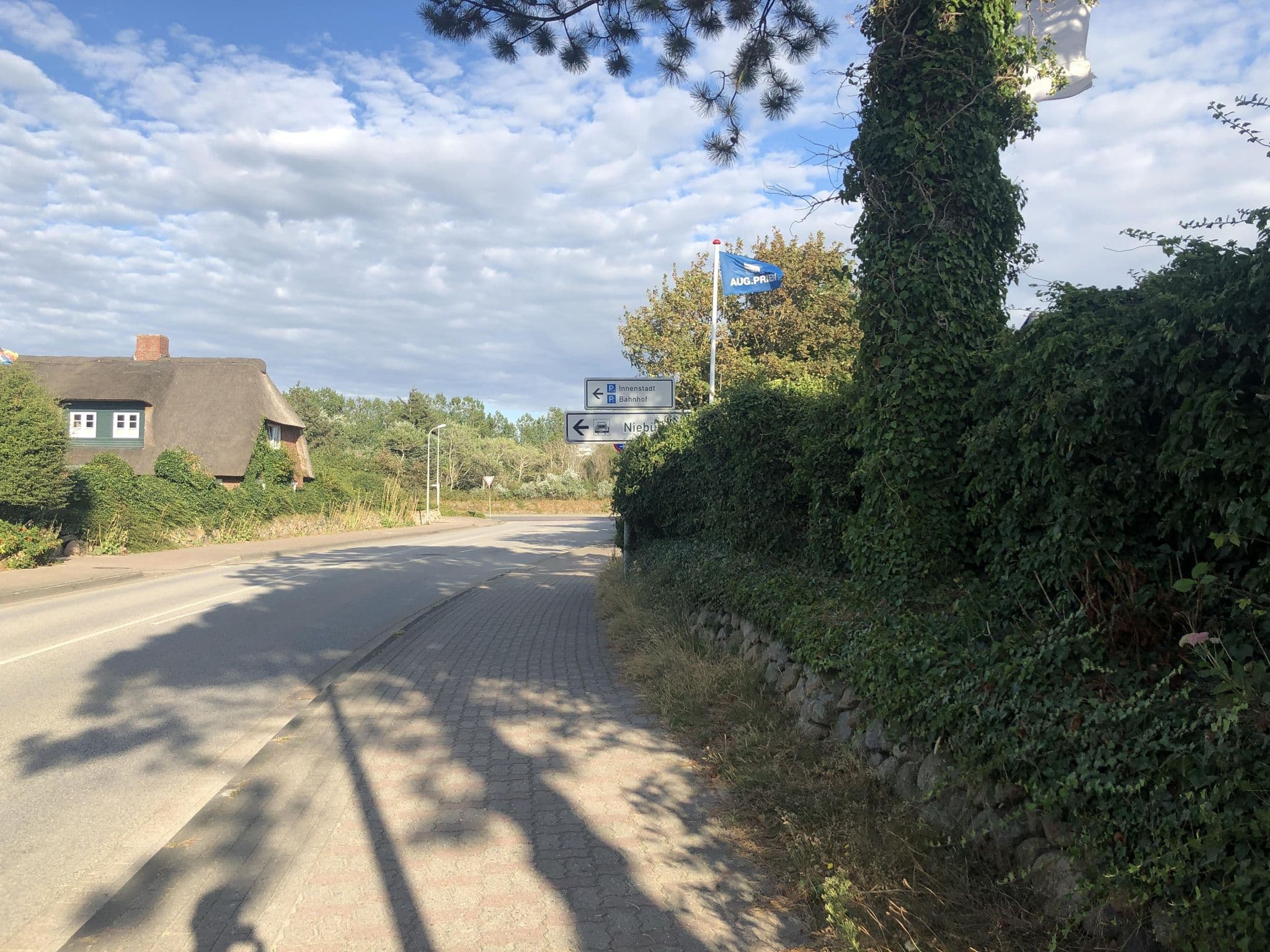 Street view near Ferienhaus Harder, Westerland — © figij005 (CC BY-SA · Mapillary)