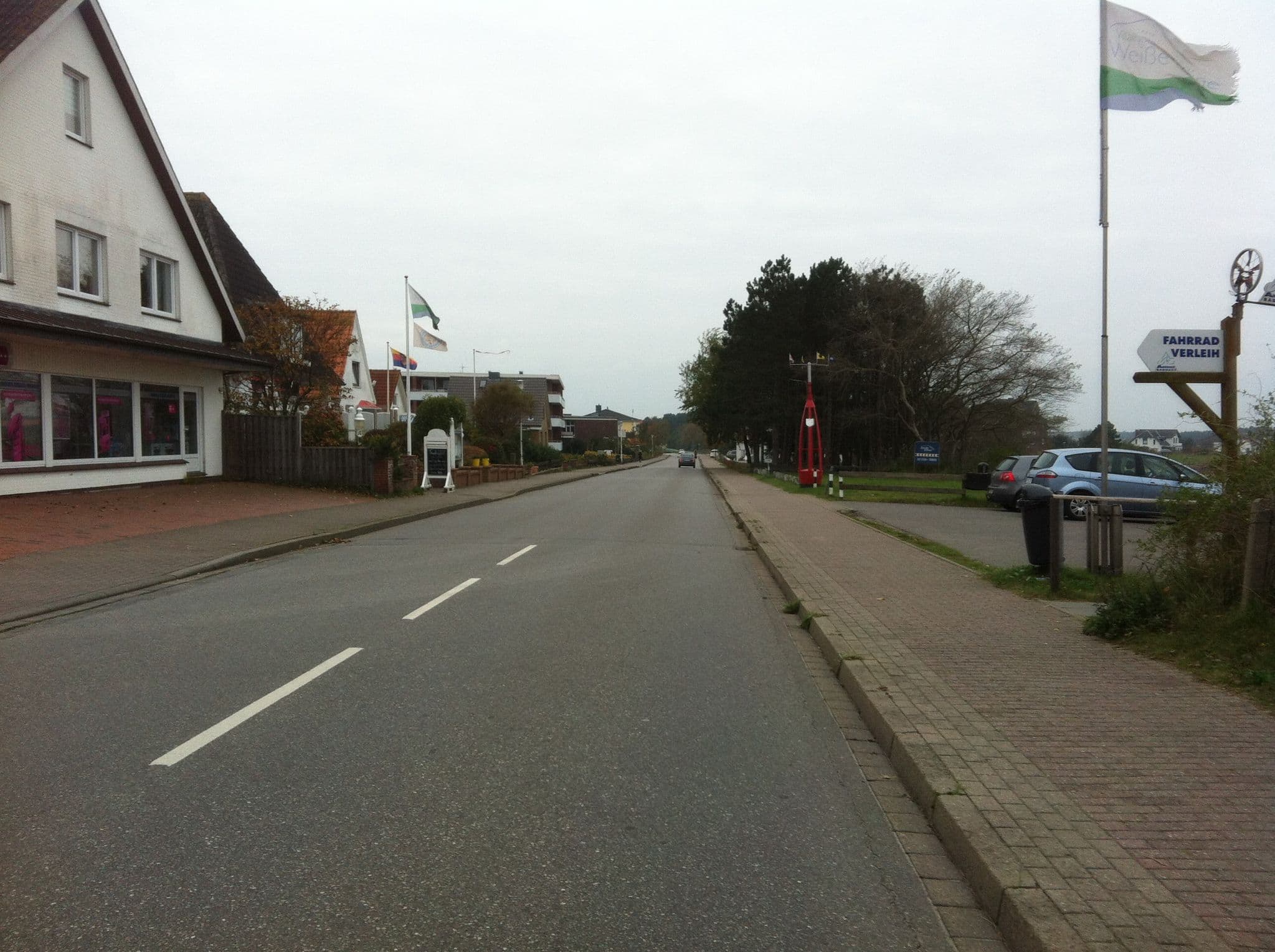 Street view near Weiße Düne, Wyk auf Föhr — © georginakirrin (CC BY-SA · Mapillary)