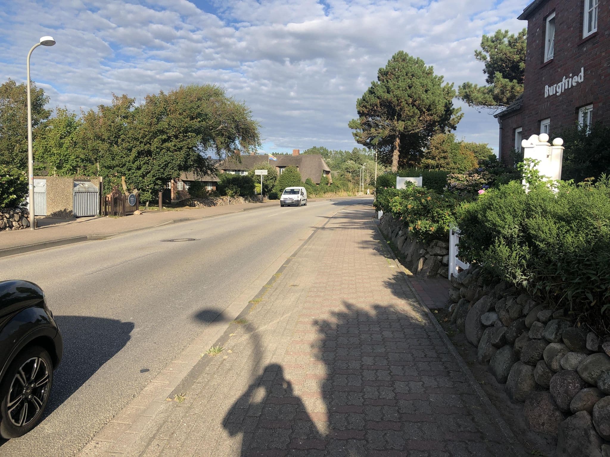 Street view near Inselliebe Apartments, Westerland — © figij005 (CC BY-SA · Mapillary)