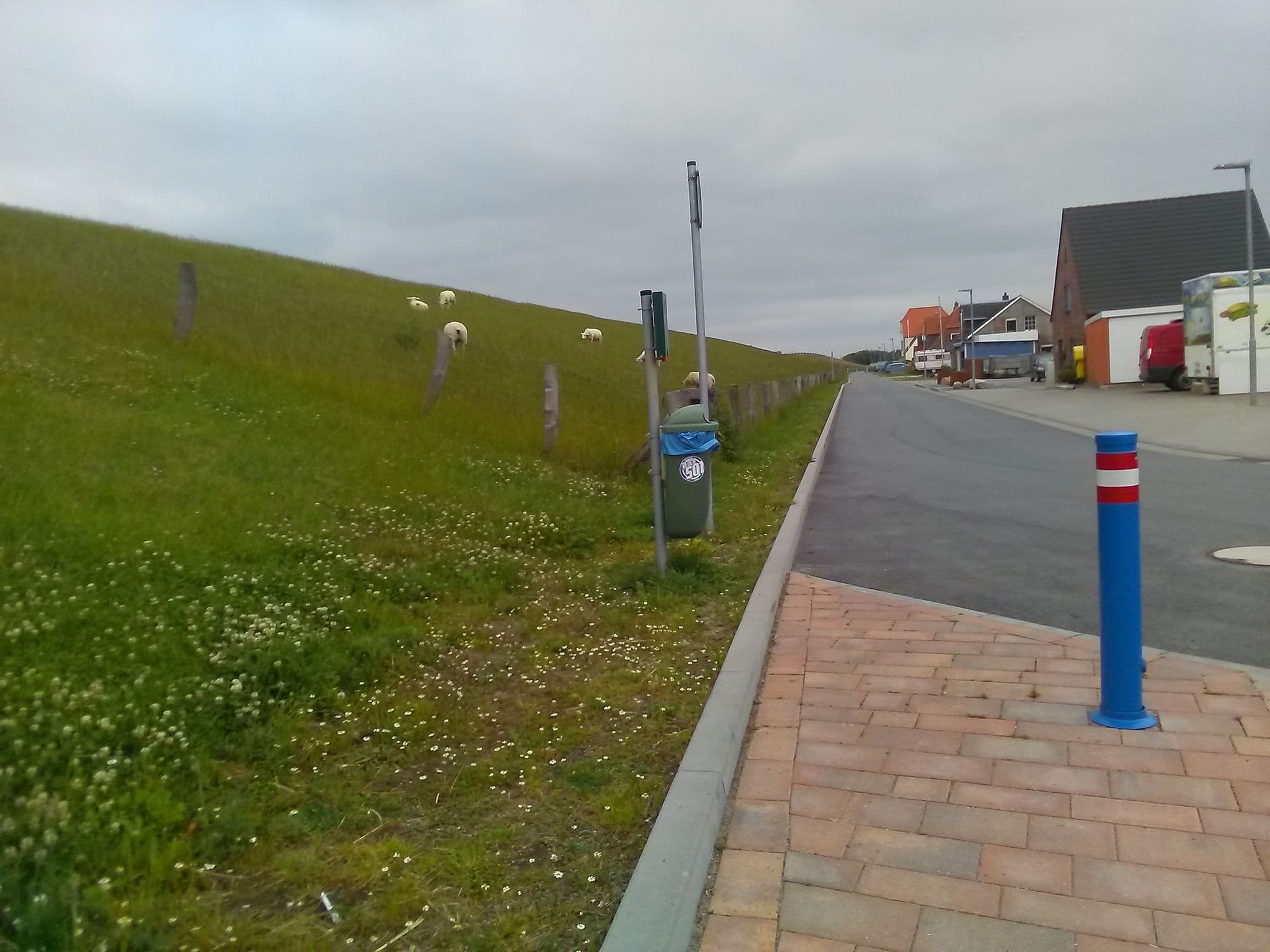 Street view near Nordsee Hotel, Wyk auf Föhr — © bernd_niemann (CC BY-SA · Mapillary)