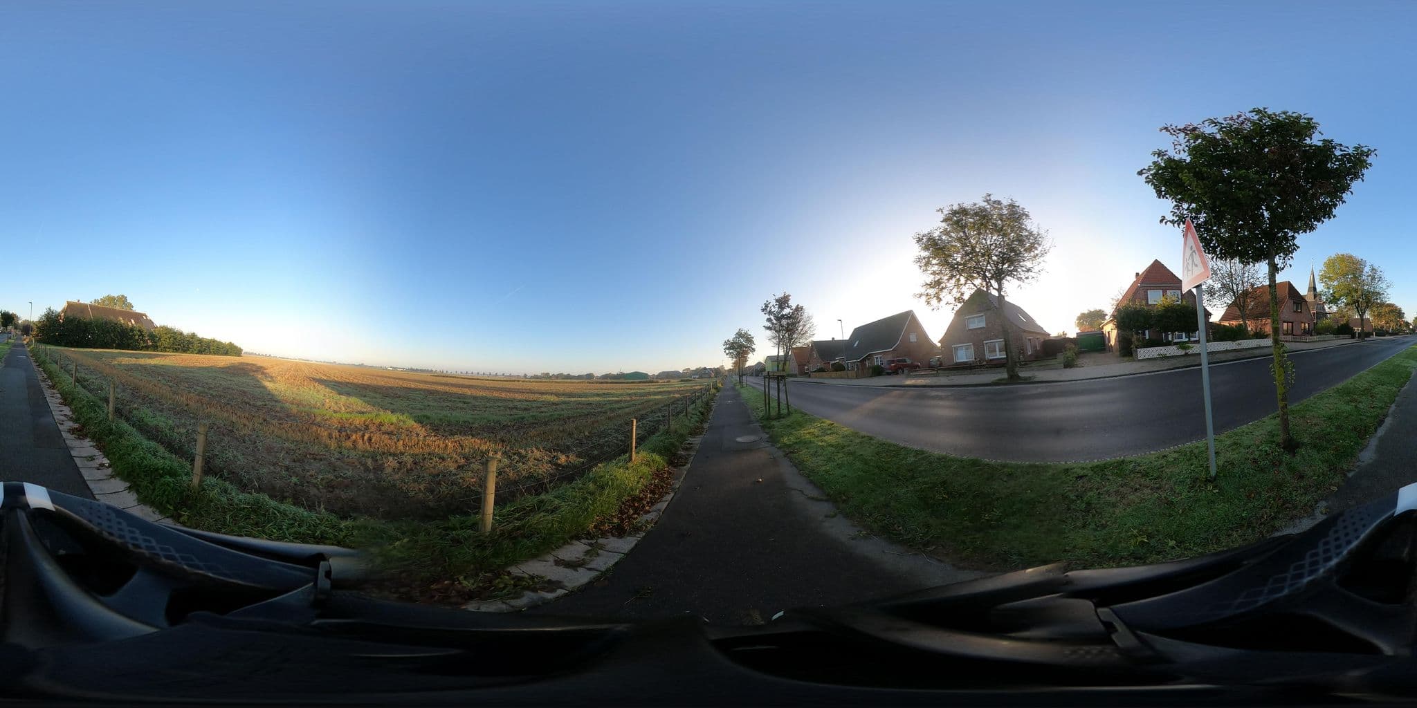 Street view near Ferienhaus Janik, Friedrichskoog — © stefanhrt (CC BY-SA · Mapillary)