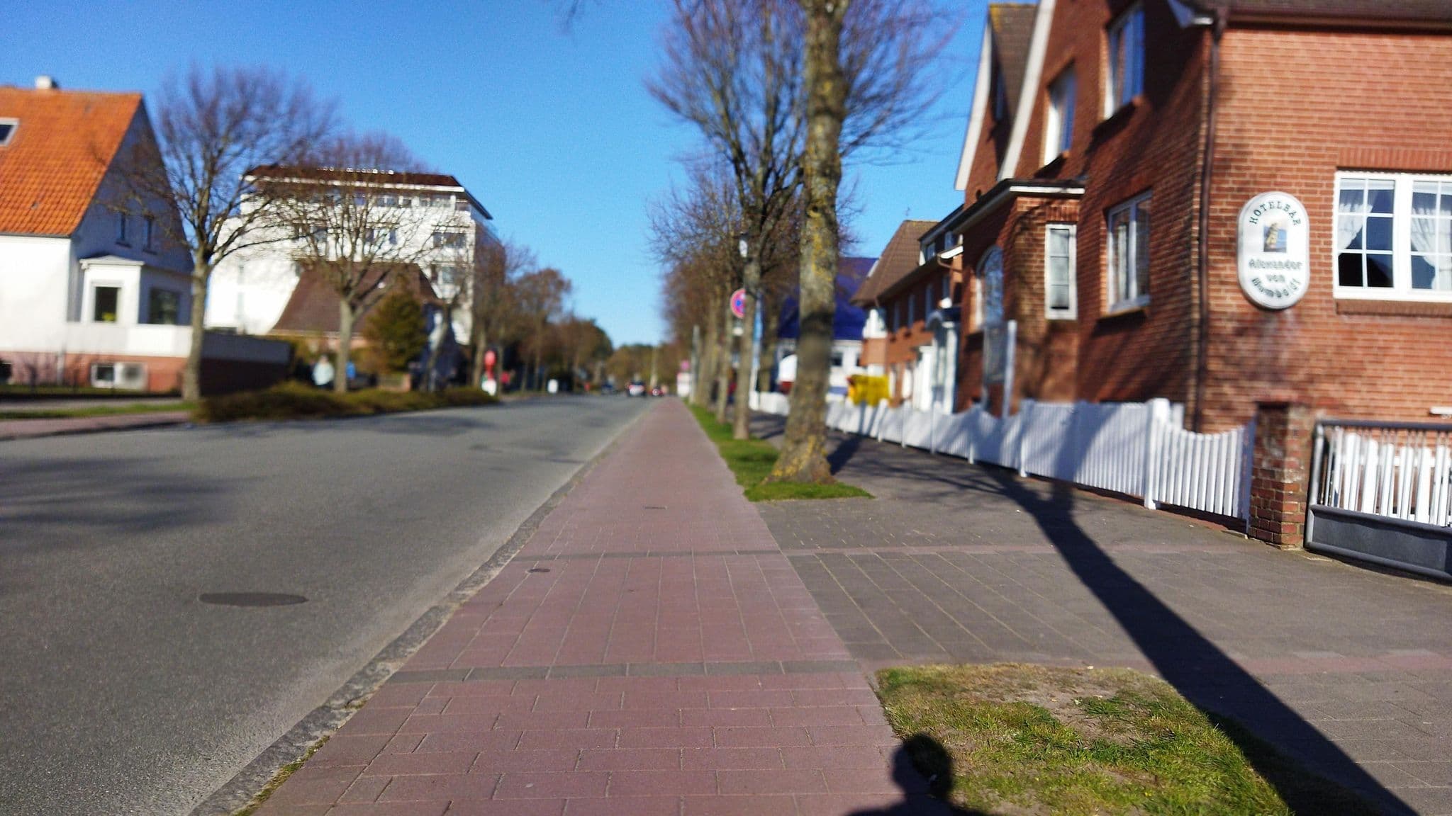 Street view near Weidner Maritim, Cuxhaven — © changchun1 (CC BY-SA · Mapillary)