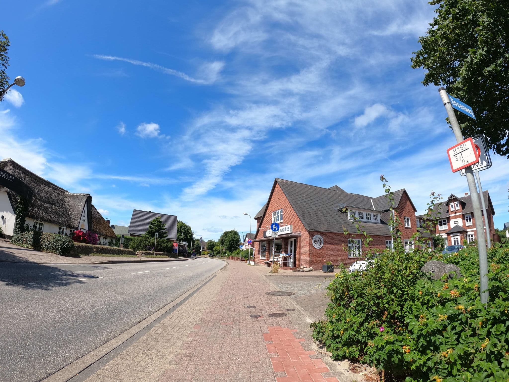 Street view near D&A Ferien-Vermietung Bau und Garten, Westerland — © strubbl (CC BY-SA · Mapillary)