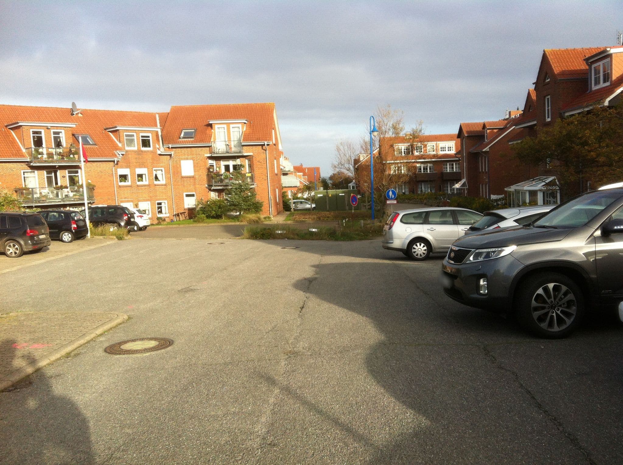 Street view near Schernewski Karl-Heinz Appartementvermietung, Wyk auf Föhr — © georginakirrin (CC BY-SA · Mapillary)