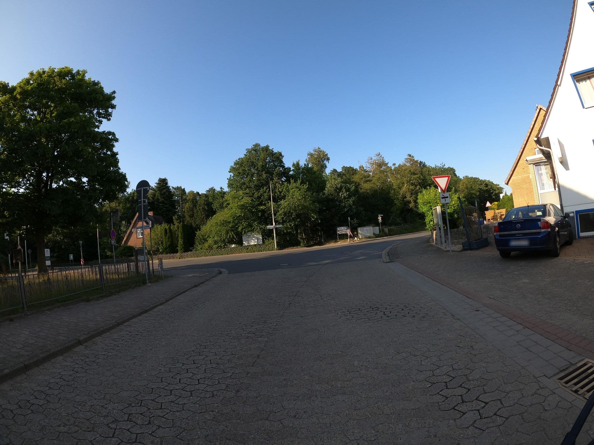 Street view near Gästehaus Meereswoge, Cuxhaven — © VIA_KK (CC BY-SA · Mapillary)